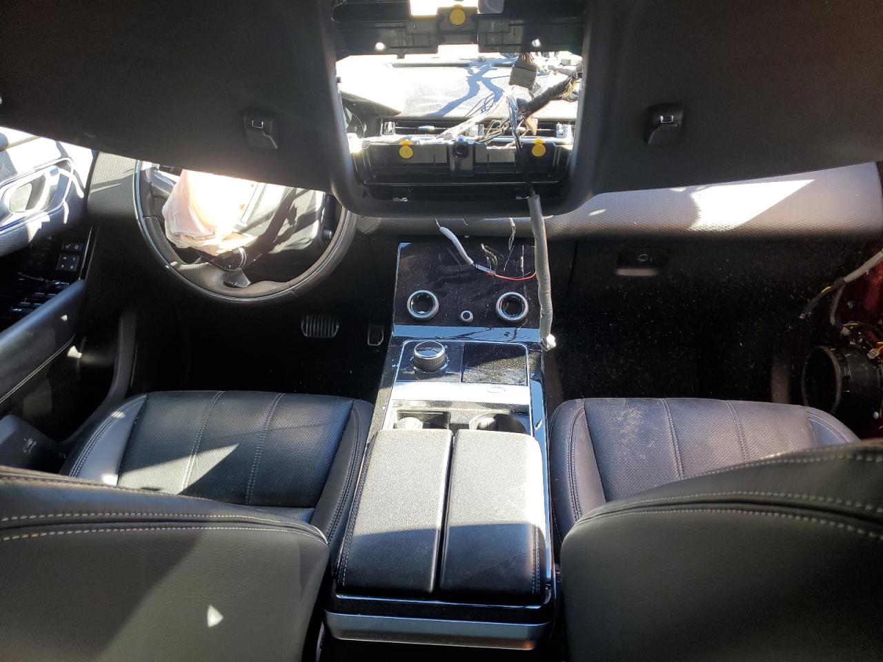 2020 Land Rover Range Rover VIN SALYK2FV5LA247372 Copart auction photo, water/flood / all over damage thumbnail 8