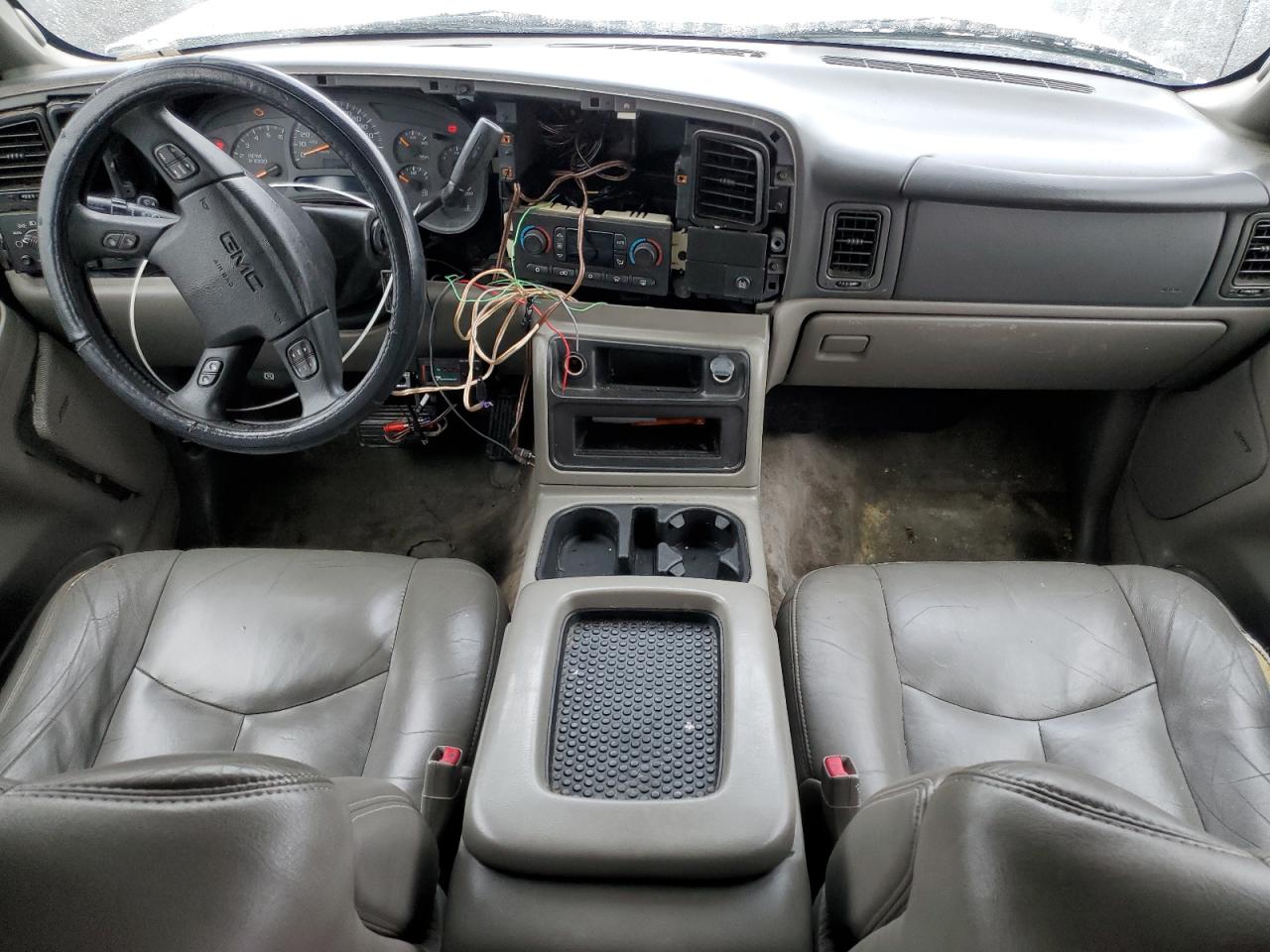 2004 GMC Yukon VIN 1GKEC13T14J273834 Copart auction photo, front end / minor dent/scratches damage thumbnail 8
