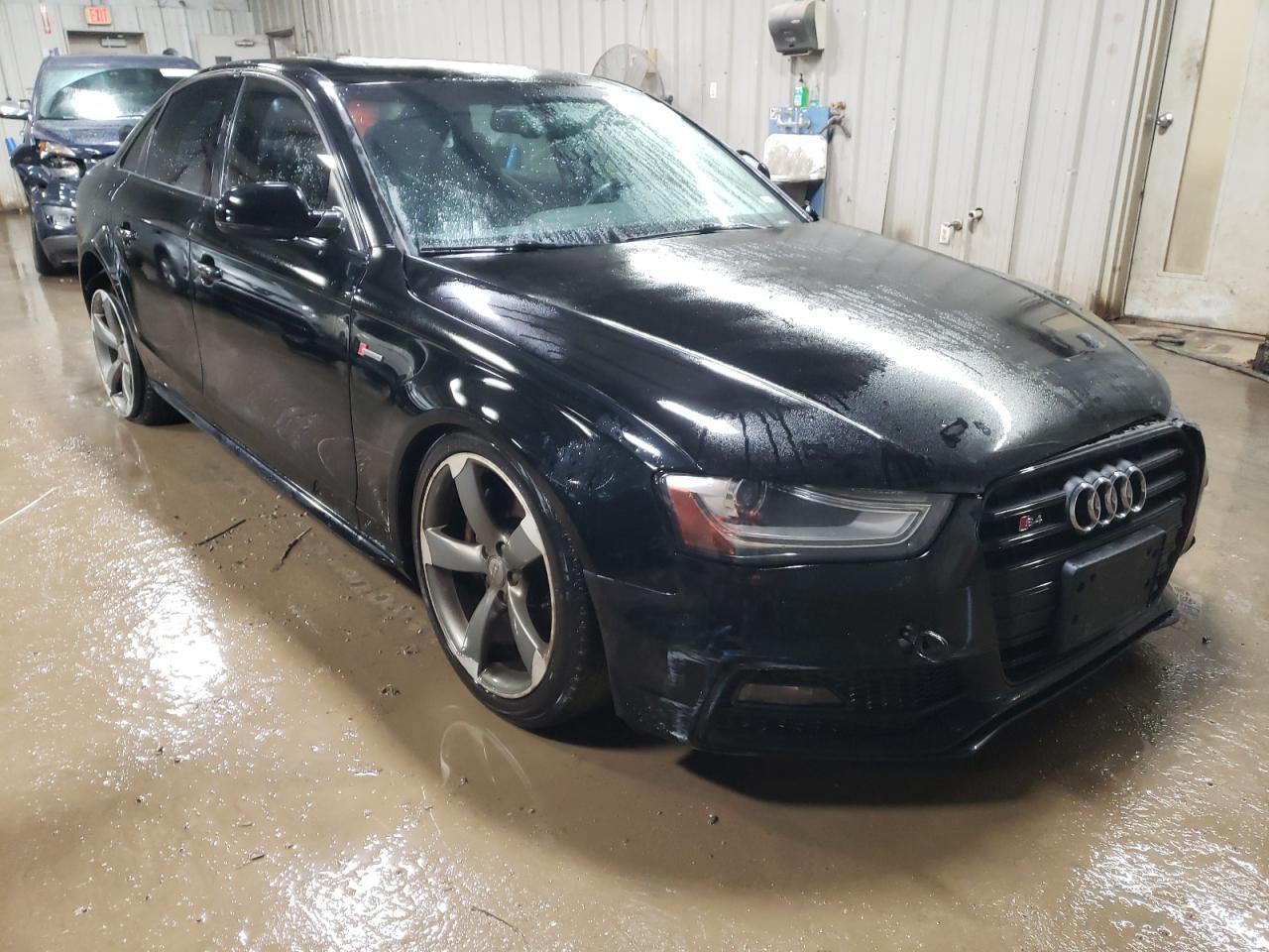 2014 Audi RS4 VIN WAUBGAFL7EA146583 Copart auction photo, front end damage thumbnail 4
