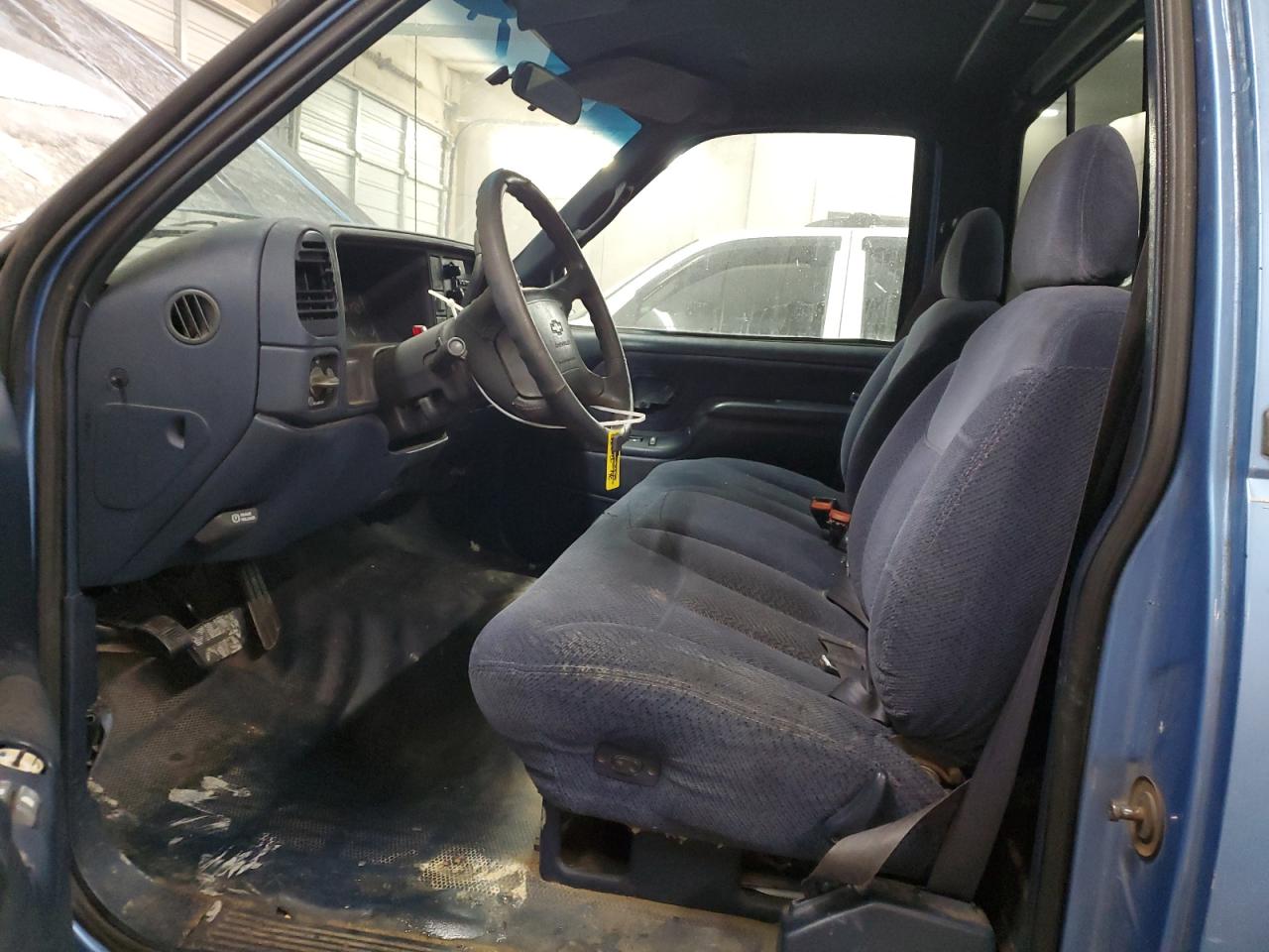 1996 Chevrolet GMT-400 VIN 1GCEK14M2TE155501 Copart auction photo, front end / side damage thumbnail 7