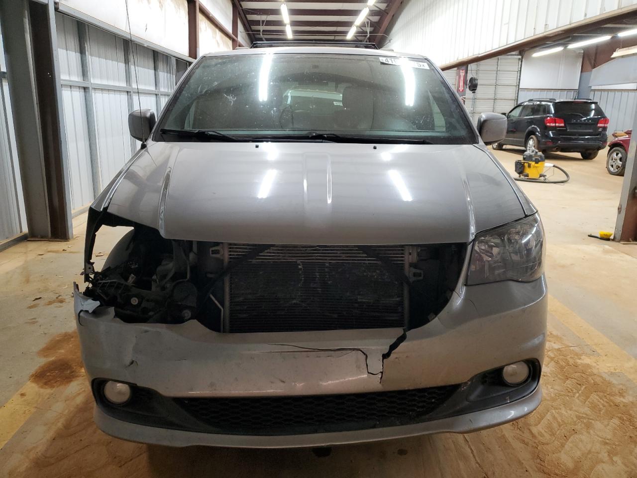 2016 Dodge Caravan VIN 2C4RDGEG1GR333835 Copart auction photo, front end damage thumbnail 5