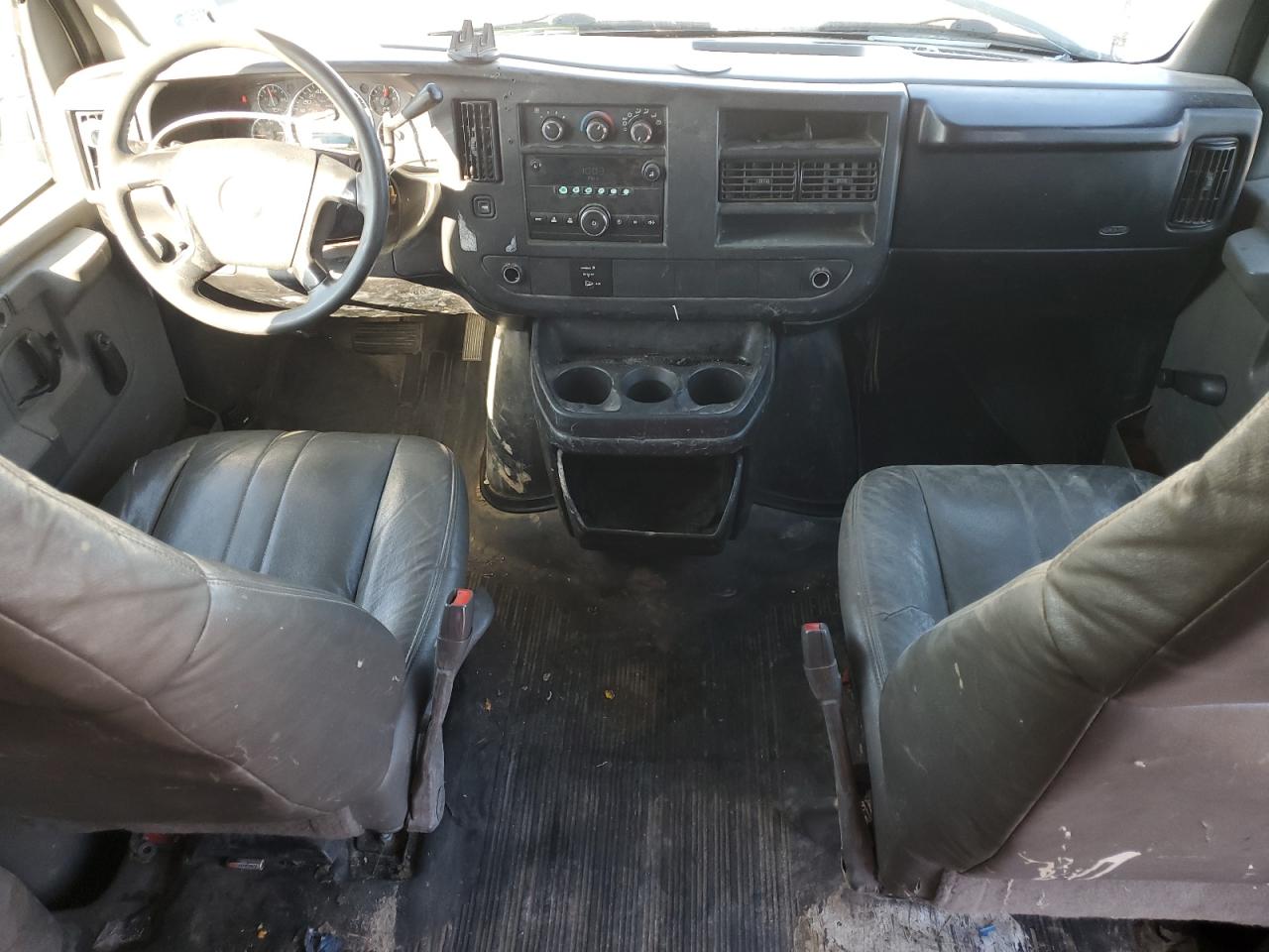 2008 Chevrolet Express VIN 1GCGG25C081177369 Copart auction photo, side / rear end damage thumbnail 8