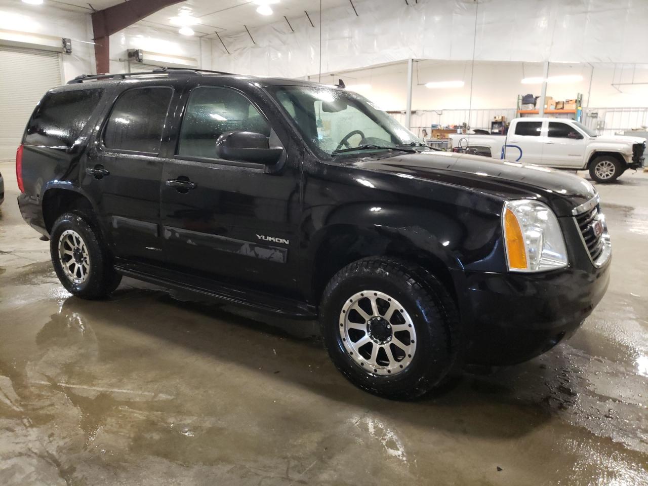 2014 GMC Yukon VIN 1GKS2CE04ER245789 Copart auction photo, hail / minor dent/scratches damage thumbnail 4