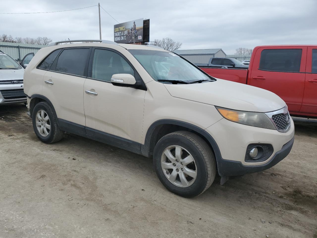 2011 KIA Sorento VIN 5XYKT4A17BG039096 Copart auction photo, rear end damage thumbnail 4