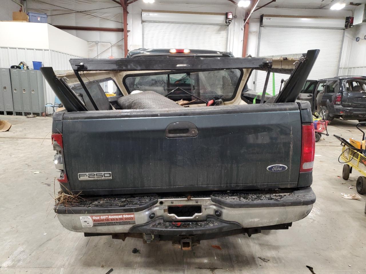 2005 Ford F250 VIN 1FTSX21P95EC60824 Copart auction photo, all over damage thumbnail 6