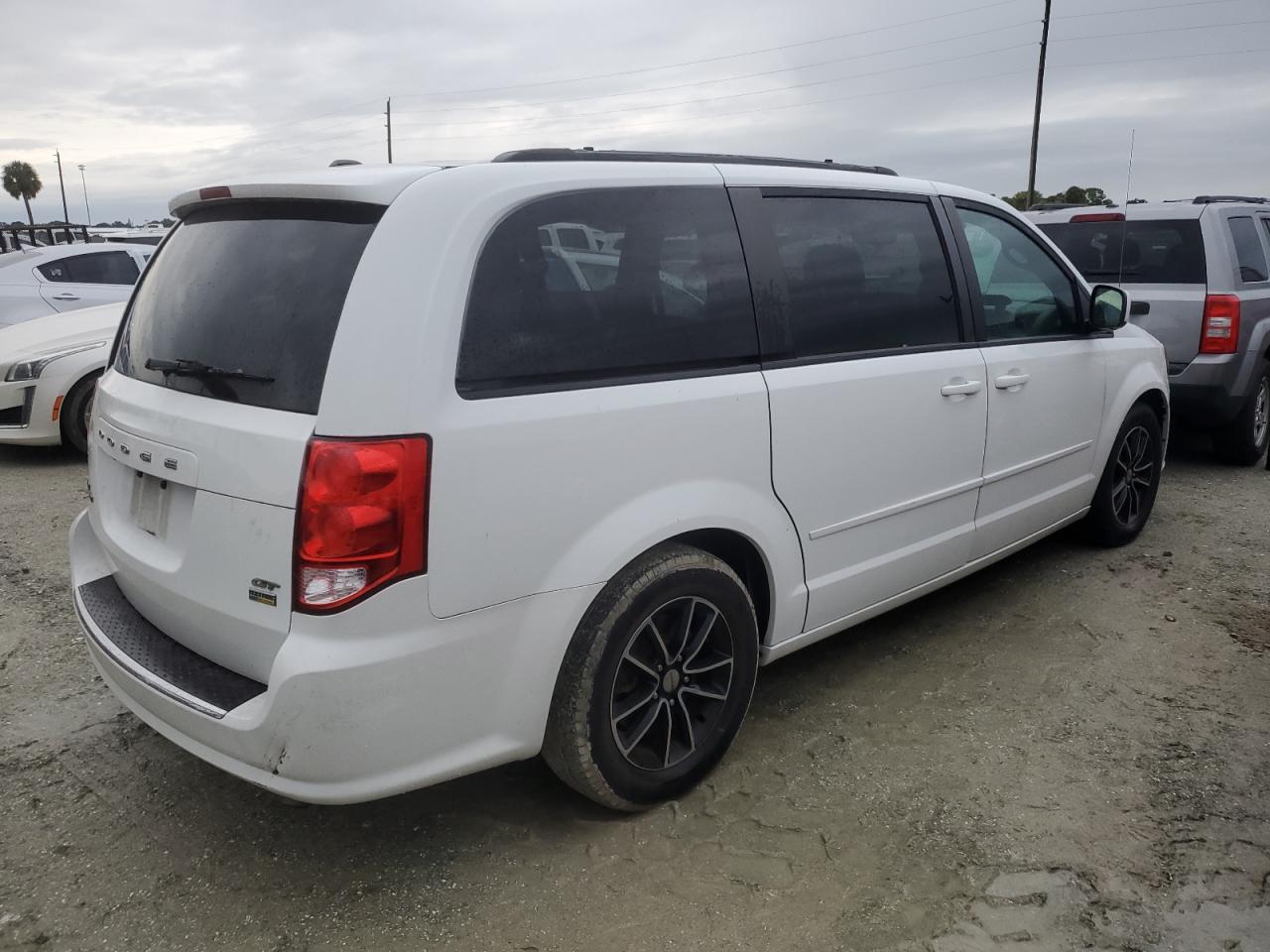 2017 Dodge Caravan VIN 2C4RDGEG0HR625137 Copart auction photo, water/flood damage thumbnail 3
