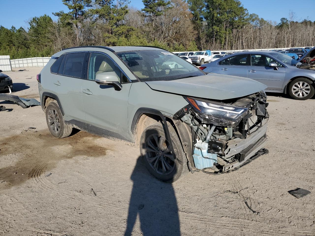 2022 Toyota RAV 4 VIN 4T3B6RFV6NU090627 Copart auction photo, front end damage thumbnail 4