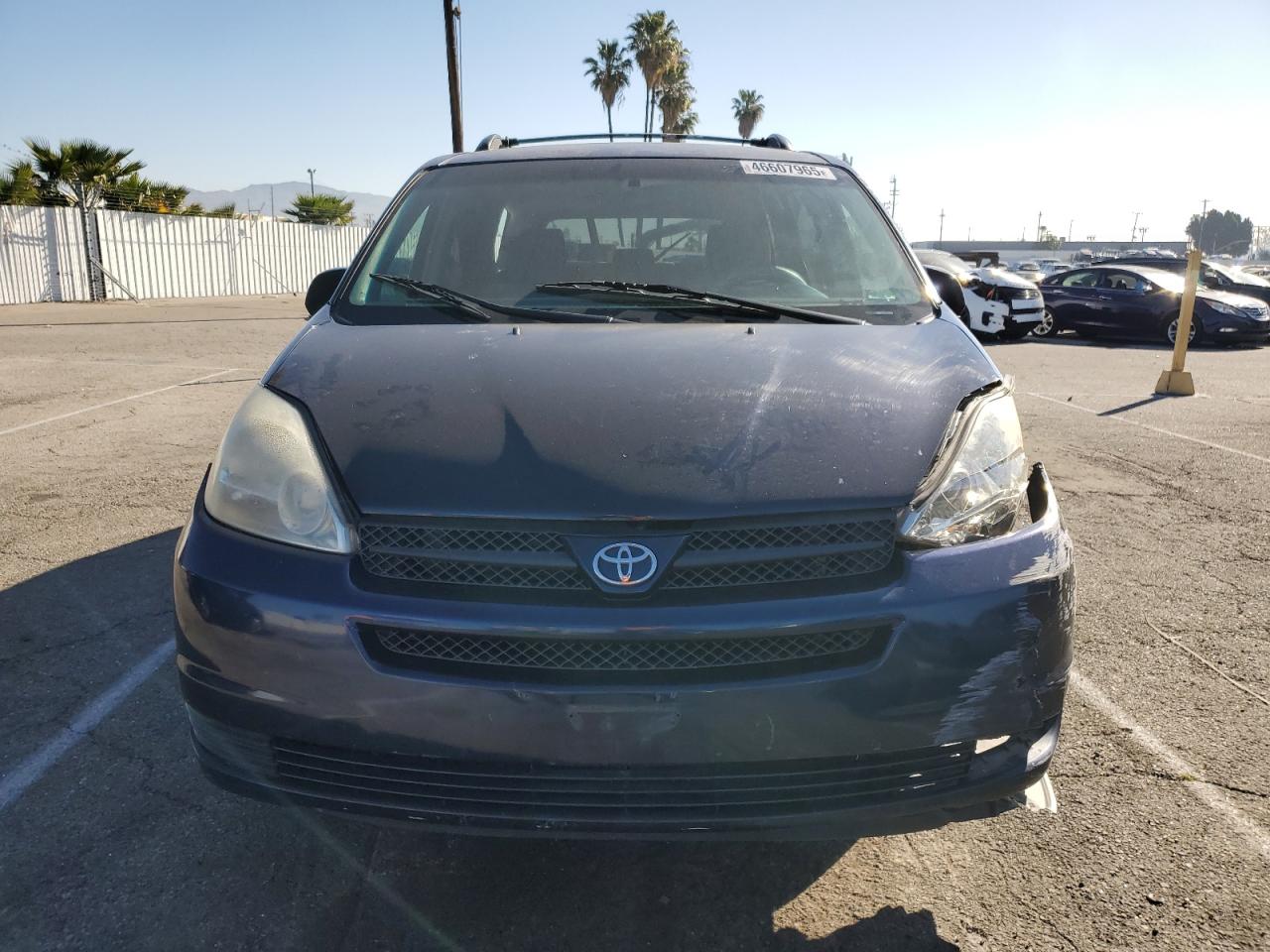 2004 Toyota Sienna VIN 5TDZA23C64S136531 Copart auction photo, side / front end damage thumbnail 5