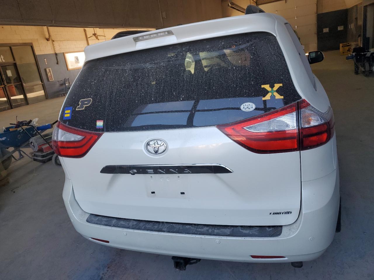 2015 Toyota Sienna VIN 5TDYK3DC0FS671855 Copart auction photo, front end / minor dent/scratches damage thumbnail 6