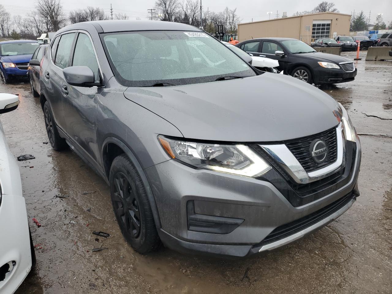 2018 Nissan Rogue VIN KNMAT2MV6JP556612 Copart auction photo, vandalism damage thumbnail 4