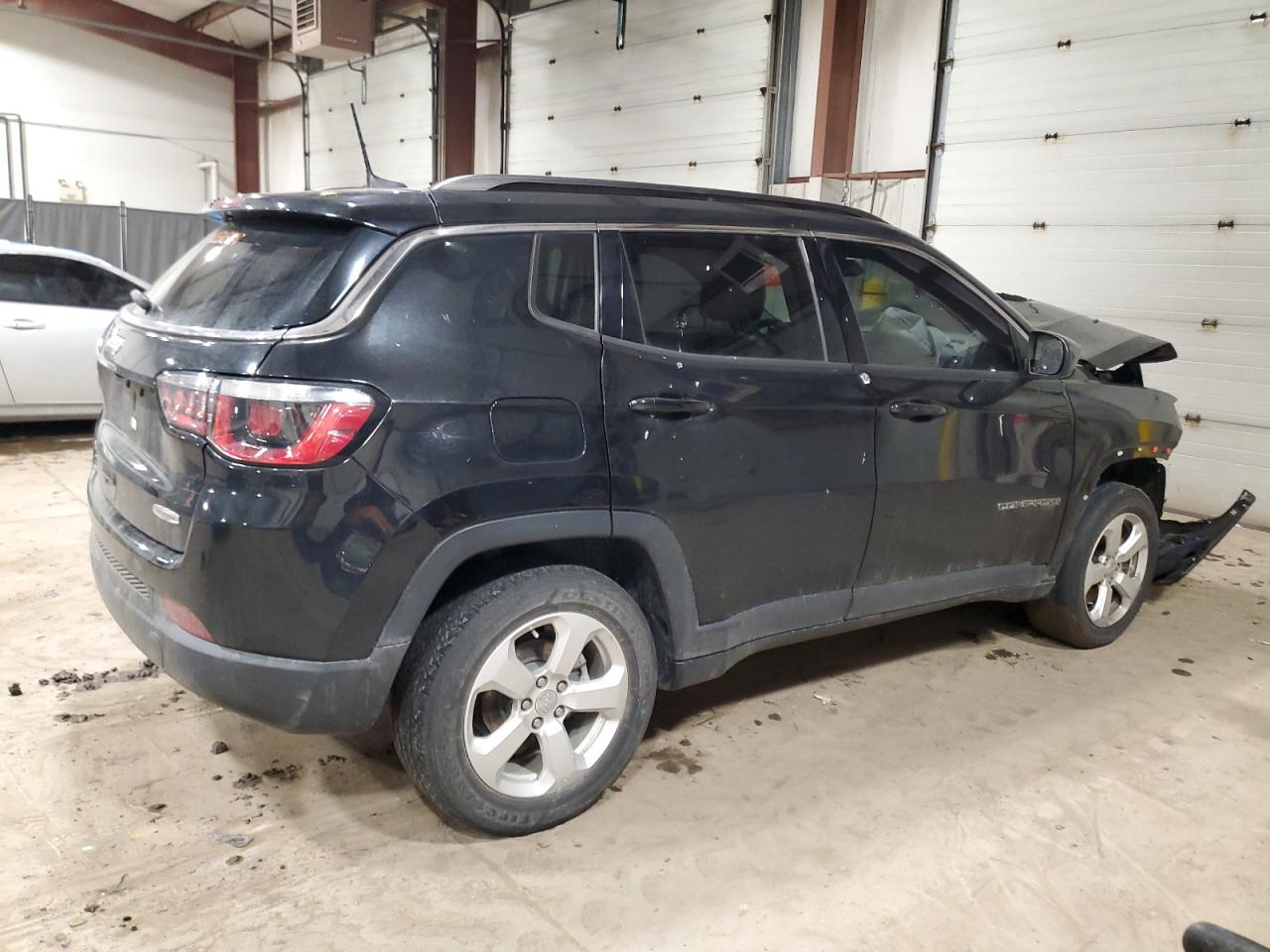 2018 Jeep Compass VIN 3C4NJDBB2JT402163 Copart auction photo, front end damage thumbnail 3