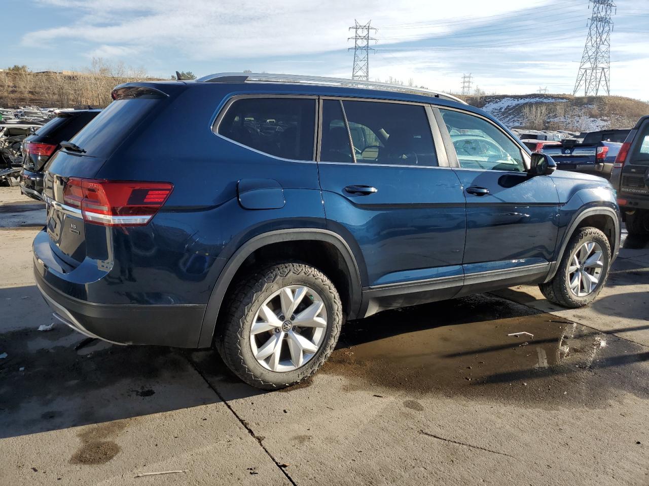 2019 Volkswagen Atlas VIN 1V2UR2CA6KC545613 Copart auction photo, side damage thumbnail 3
