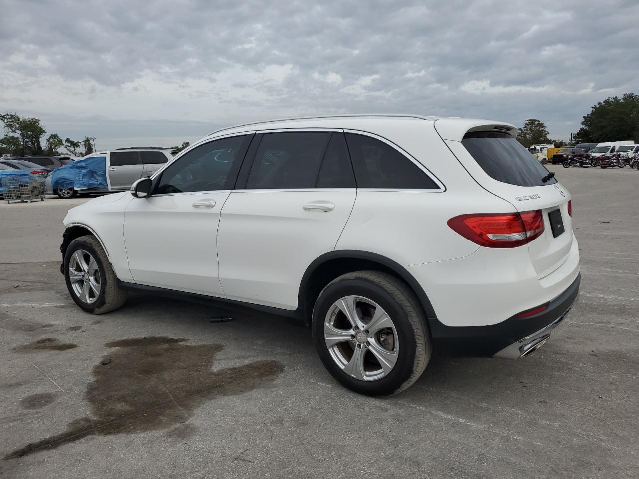 2016 Mercedes-Benz GLC VIN WDC0G4JB1GF101195 Copart auction photo, front end damage thumbnail 2