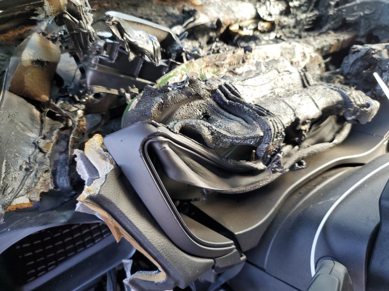 2018 Ford Fusion VIN 3FA6P0H73JR278020 Copart auction photo, burn - interior damage thumbnail 9