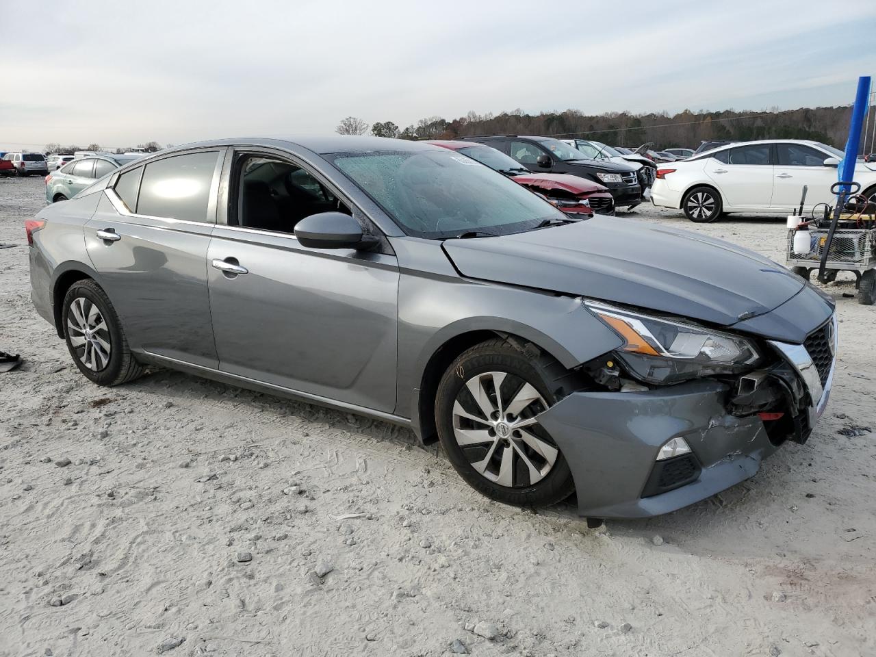 2020 Nissan Altima VIN 1N4BL4BVXLC201557 Copart auction photo, front end / side damage thumbnail 4