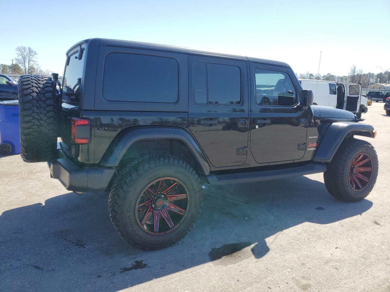 2019 Jeep Wrangler VIN 1C4HJXEN7KW689807 Copart auction photo, front end damage thumbnail 3