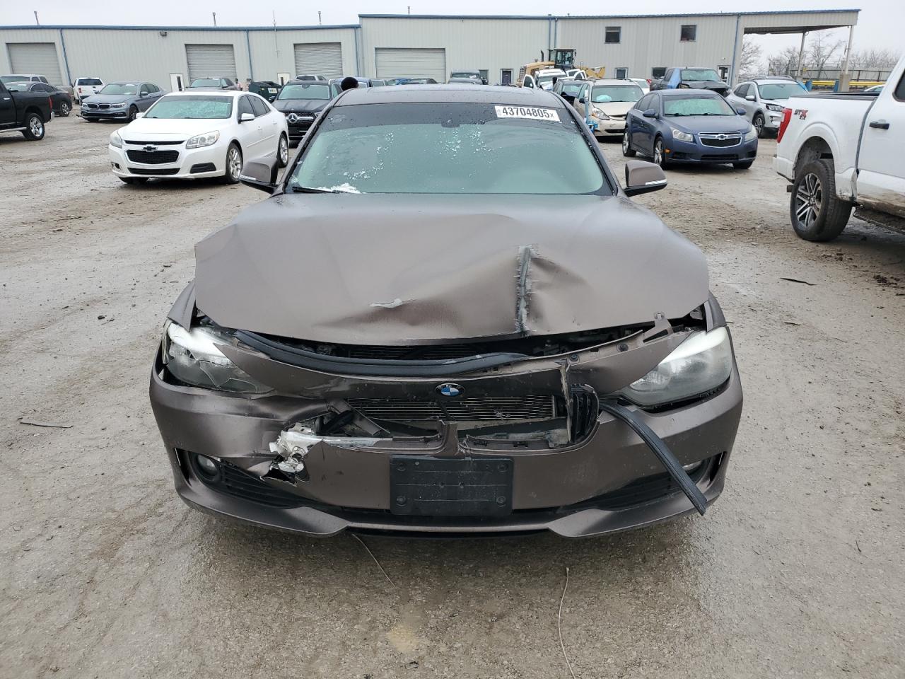 2015 BMW 3er VIN WBA3C3C57FK201191 Copart auction photo, front end / top/roof damage thumbnail 5