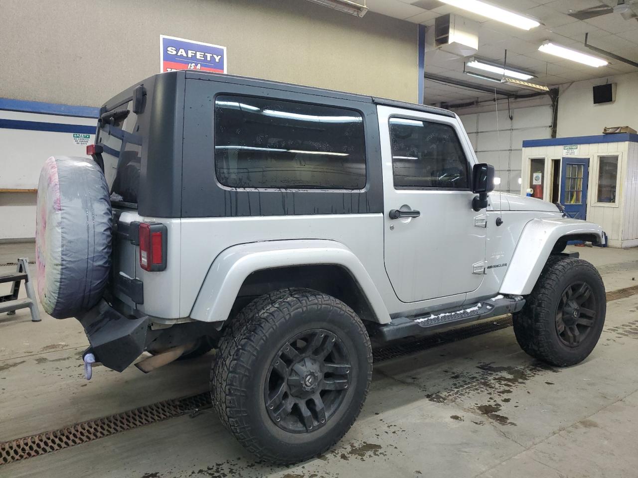 2010 Jeep Wrangler VIN 1J4GA5D17AL109979 Copart auction photo, rear end damage thumbnail 3