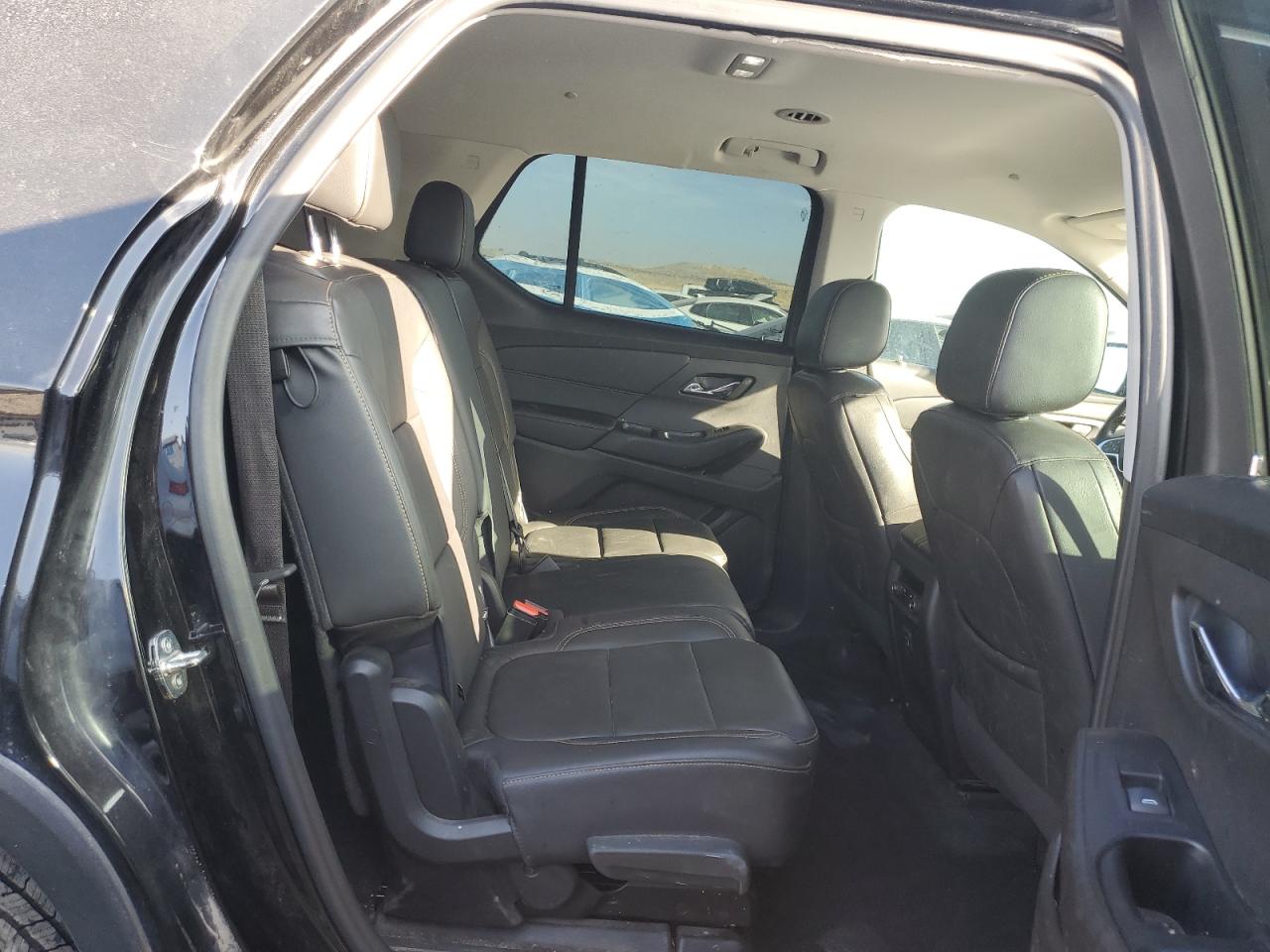2021 Chevrolet Traverse VIN 1GNEVHKW2MJ242075 Copart auction photo, front end damage thumbnail 11