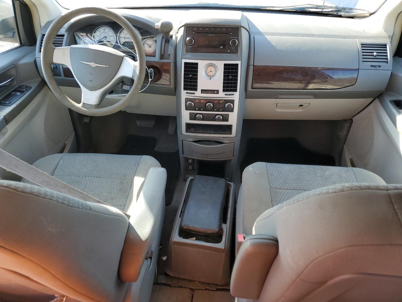 2010 Chrysler Town & Country VIN 2A4RR4DE4AR203937 Copart auction photo, front end / minor dent/scratches damage thumbnail 8