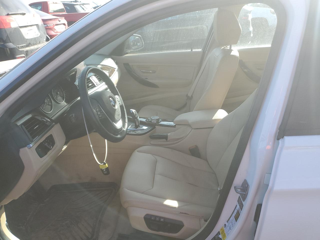 2015 BMW 3er VIN WBA3B5C51FP653395 Copart auction photo, front end / minor dent/scratches damage thumbnail 7