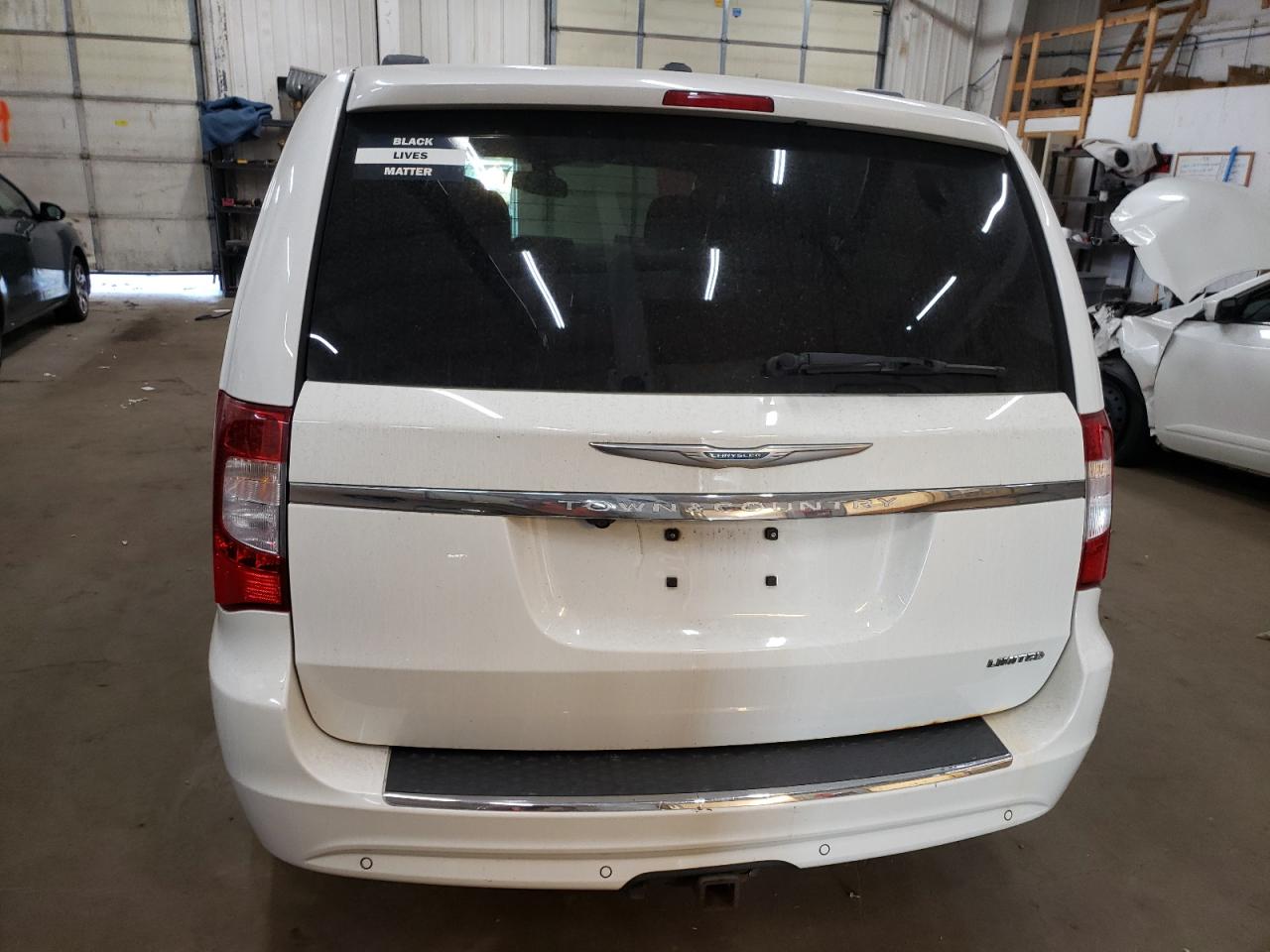 2013 Chrysler Town & Country VIN 2C4RC1GG3DR747644 Copart auction photo, all over damage thumbnail 6