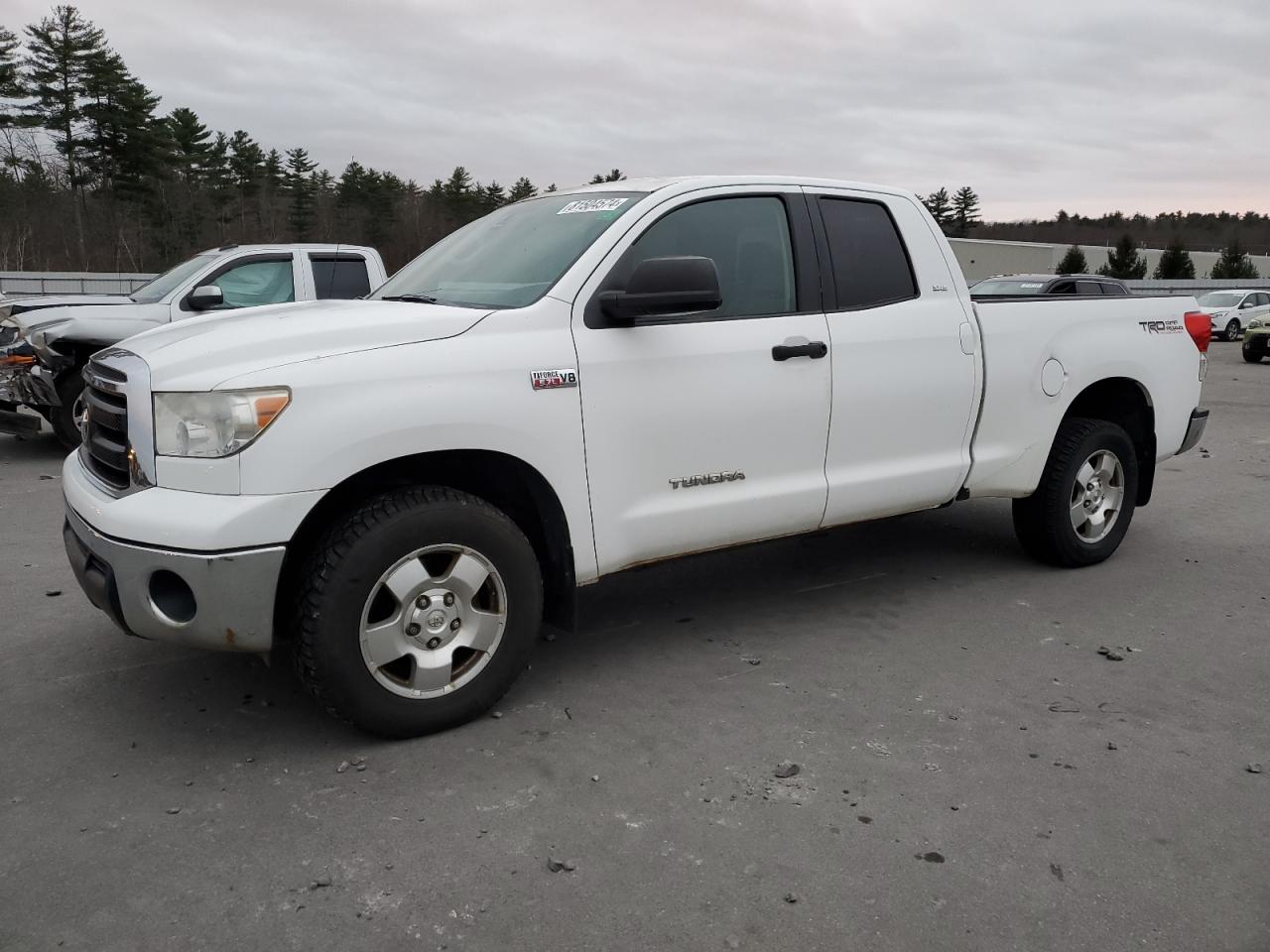 2011 Toyota Tundra VIN 5TFUY5F19BX186932