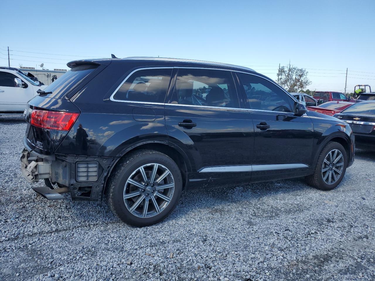 2017 Audi Q7 VIN WA1VAAF70HD015058 Copart auction photo, side / rear end damage thumbnail 3