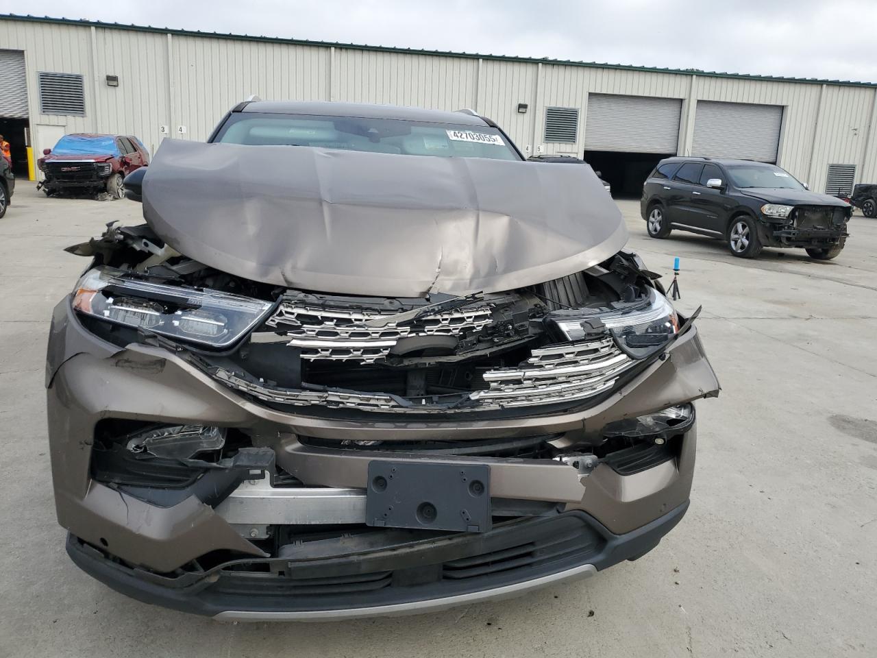 2021 Ford Explorer VIN 1FMSK7FHXMGB50814 Copart auction photo, front end damage thumbnail 5