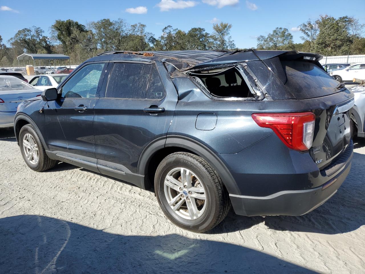 2022 Ford Explorer VIN 1FMSK7DH8NGA71789 Copart auction photo, top/roof damage thumbnail 2
