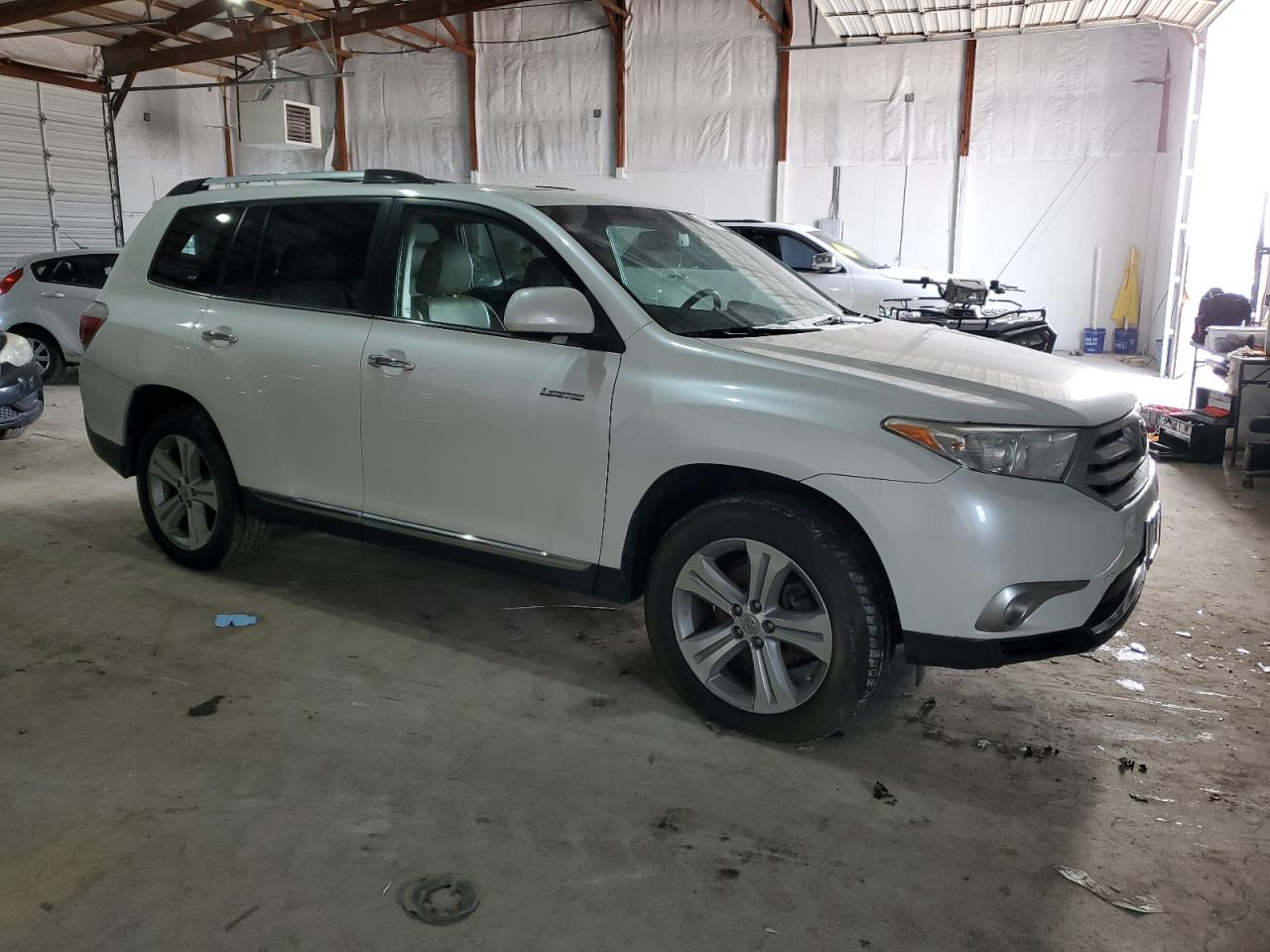 2013 Toyota Highlander VIN 5TDDK3EH5DS200130 Copart auction photo, rear end / mechanical damage thumbnail 4