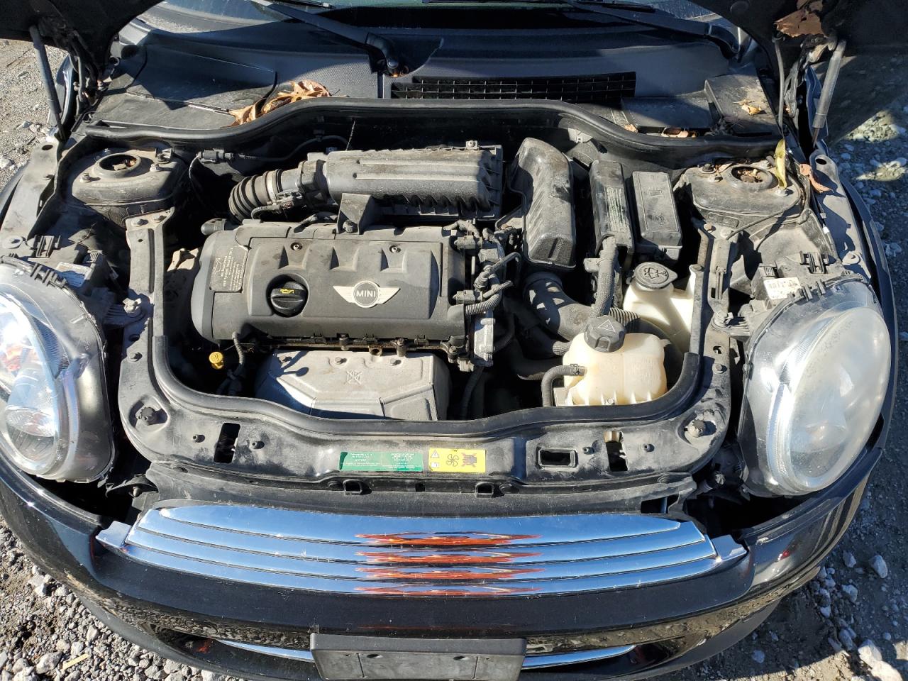 2011 MINI Cooper VIN WMWZN3C55BTZ89445 Copart auction photo, vandalism damage thumbnail 11