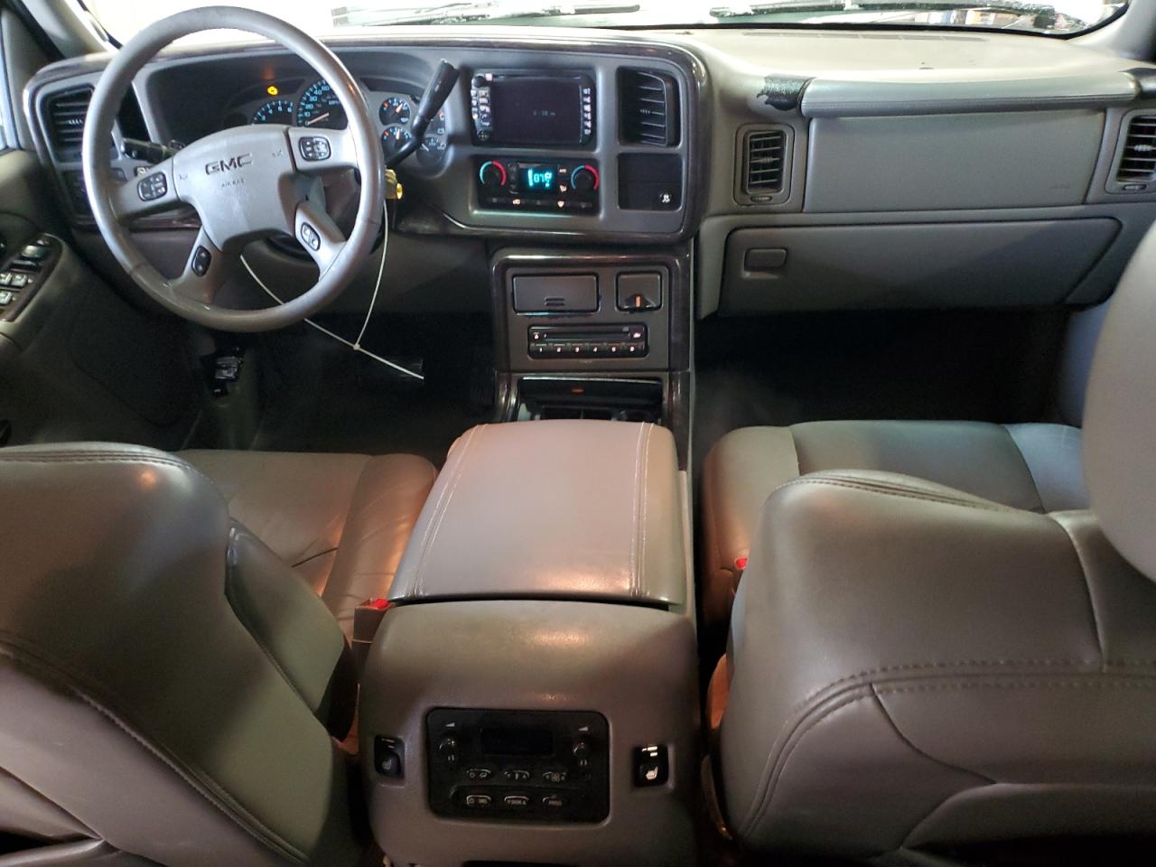 2004 GMC Yukon VIN 1GKFK66UX4J327818 Copart auction photo, front end damage thumbnail 8