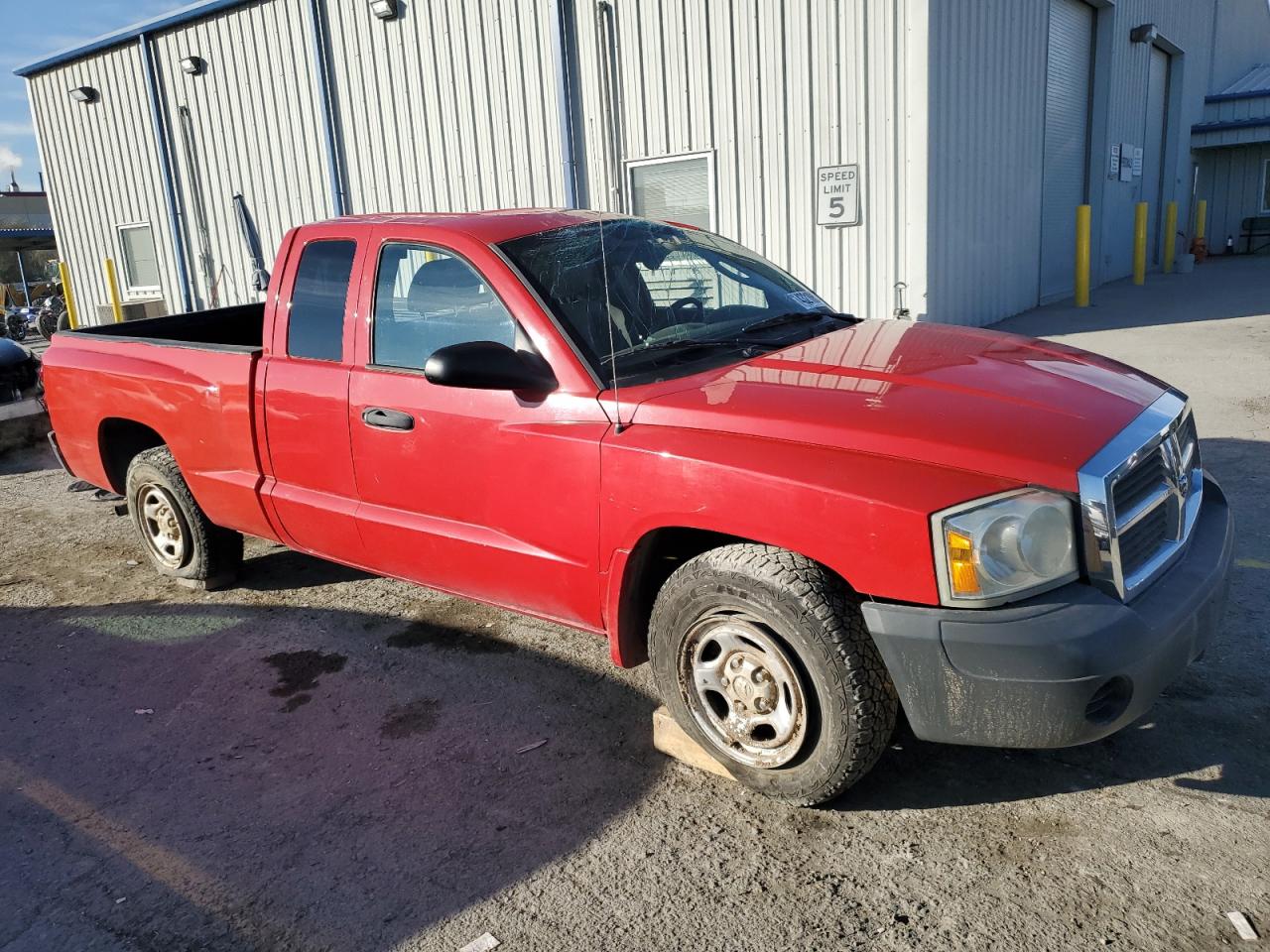 2005 Dodge Dakota VIN 1D7HE22K95S218065 Copart auction photo, top/roof damage thumbnail 4