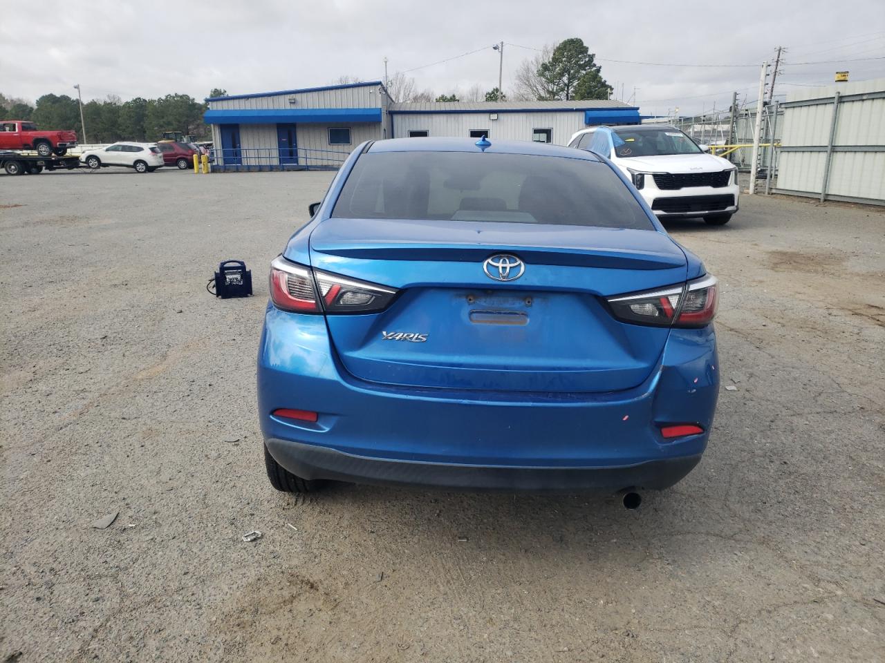 2019 Toyota Yaris VIN 3MYDLBYV5KY511895 Copart auction photo, undercarriage damage thumbnail 6