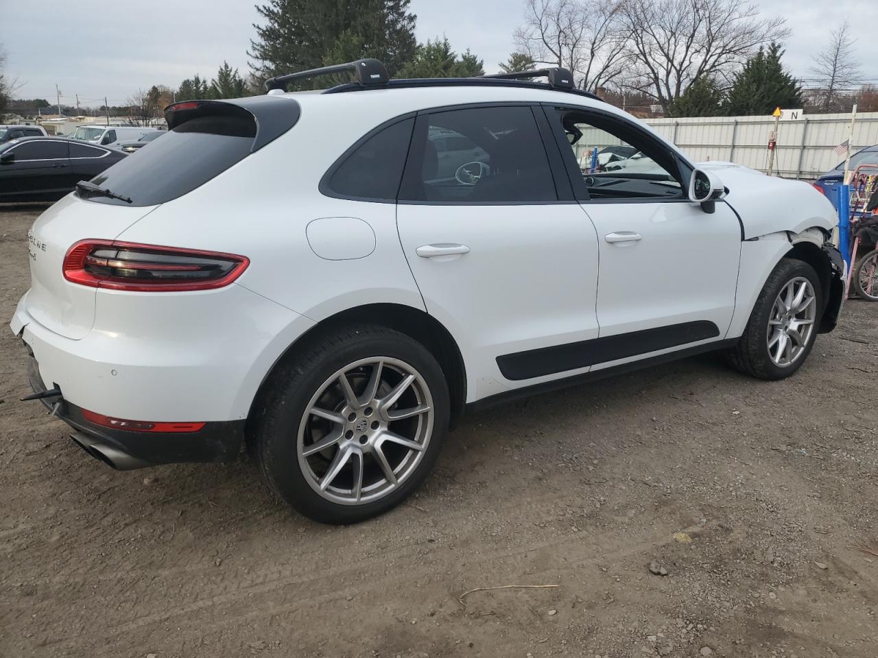 2016 Porsche Macan VIN WP1AB2A58GLB41572 Copart auction photo, front end / side damage thumbnail 3