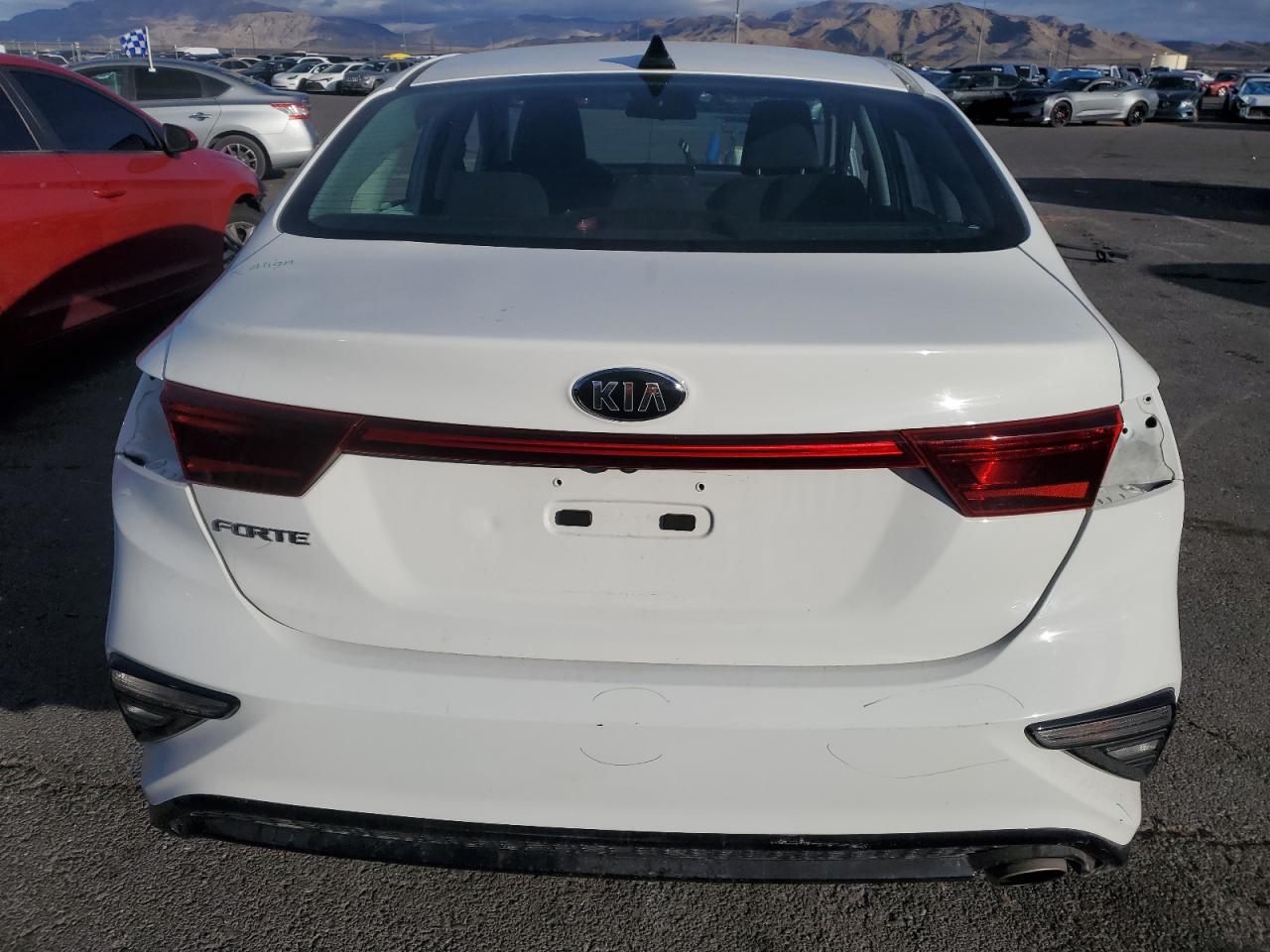 2020 KIA Forte VIN 3KPF24ADXLE175431 Copart auction photo, vandalism damage thumbnail 6