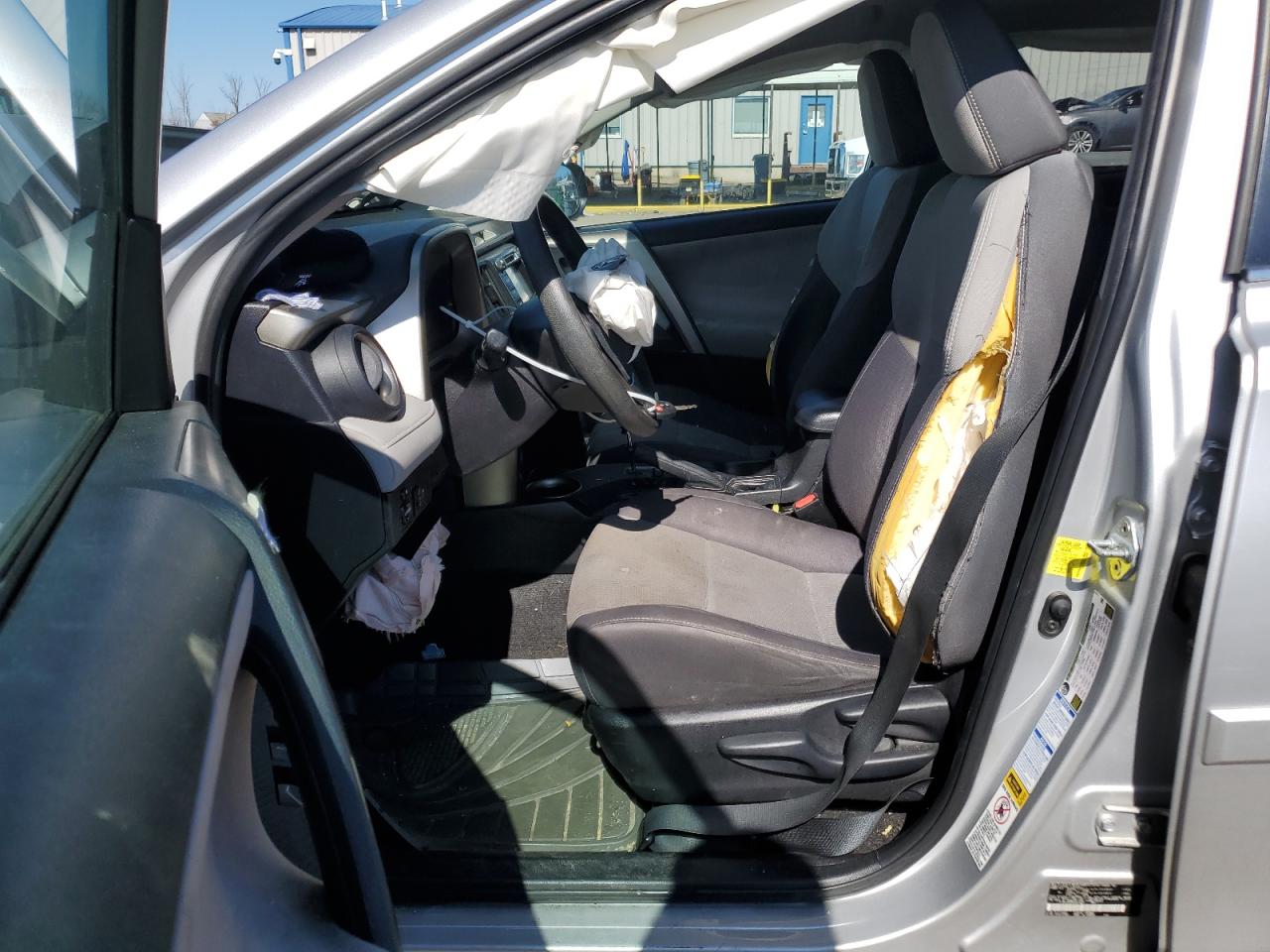 2015 Toyota RAV 4 VIN 2T3RFREV8FW349927 Copart auction photo, front end damage thumbnail 7