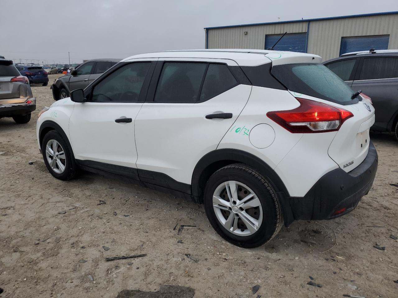 2020 Nissan Kicks VIN 3N1CP5BV4LL547121 Copart auction photo, unknown / minor dent/scratches damage thumbnail 2