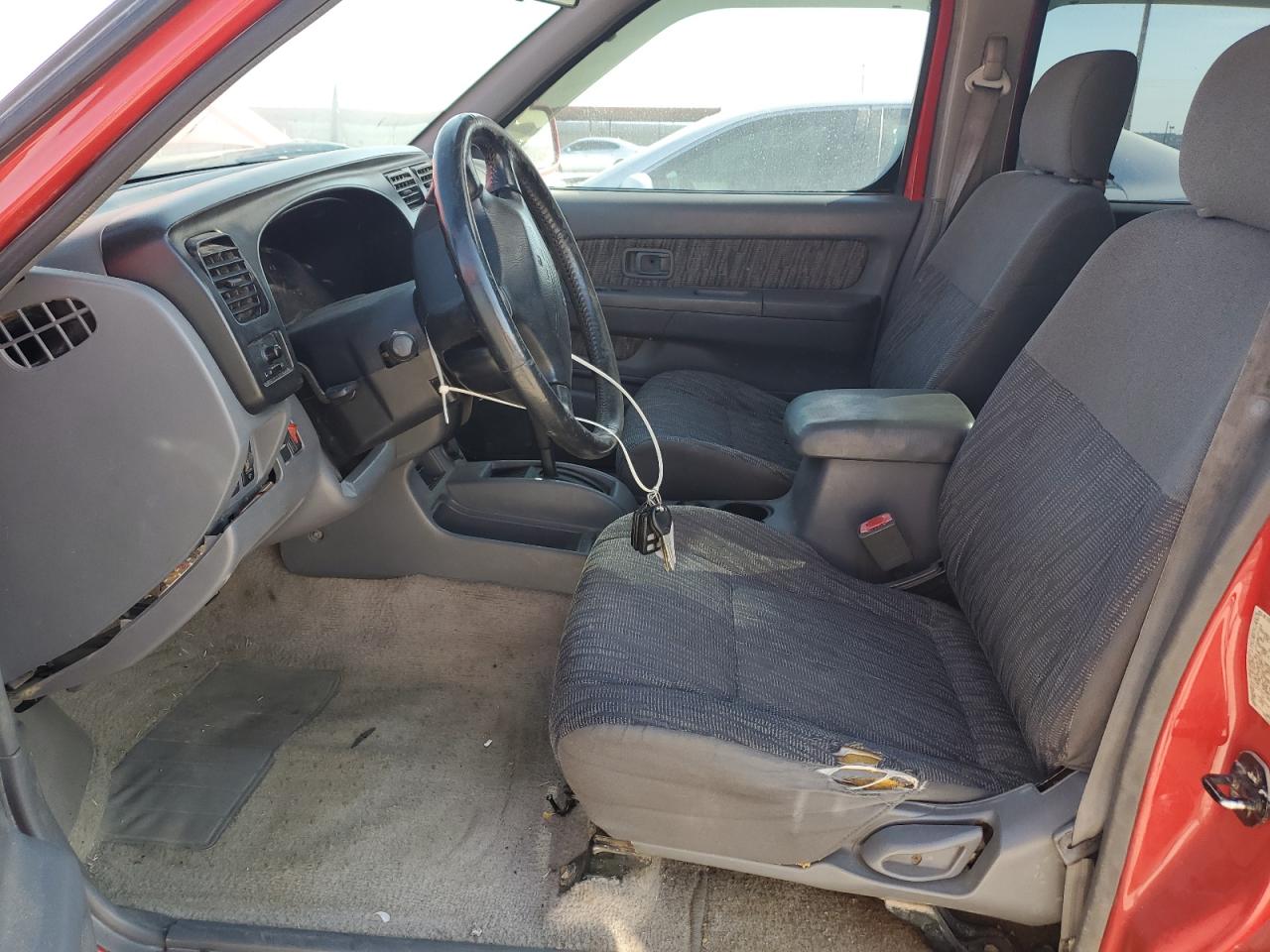2000 Nissan Navara (Frontier) VIN 1N6ED27T2YC383694 Copart auction photo, rear end / minor dent/scratches damage thumbnail 7