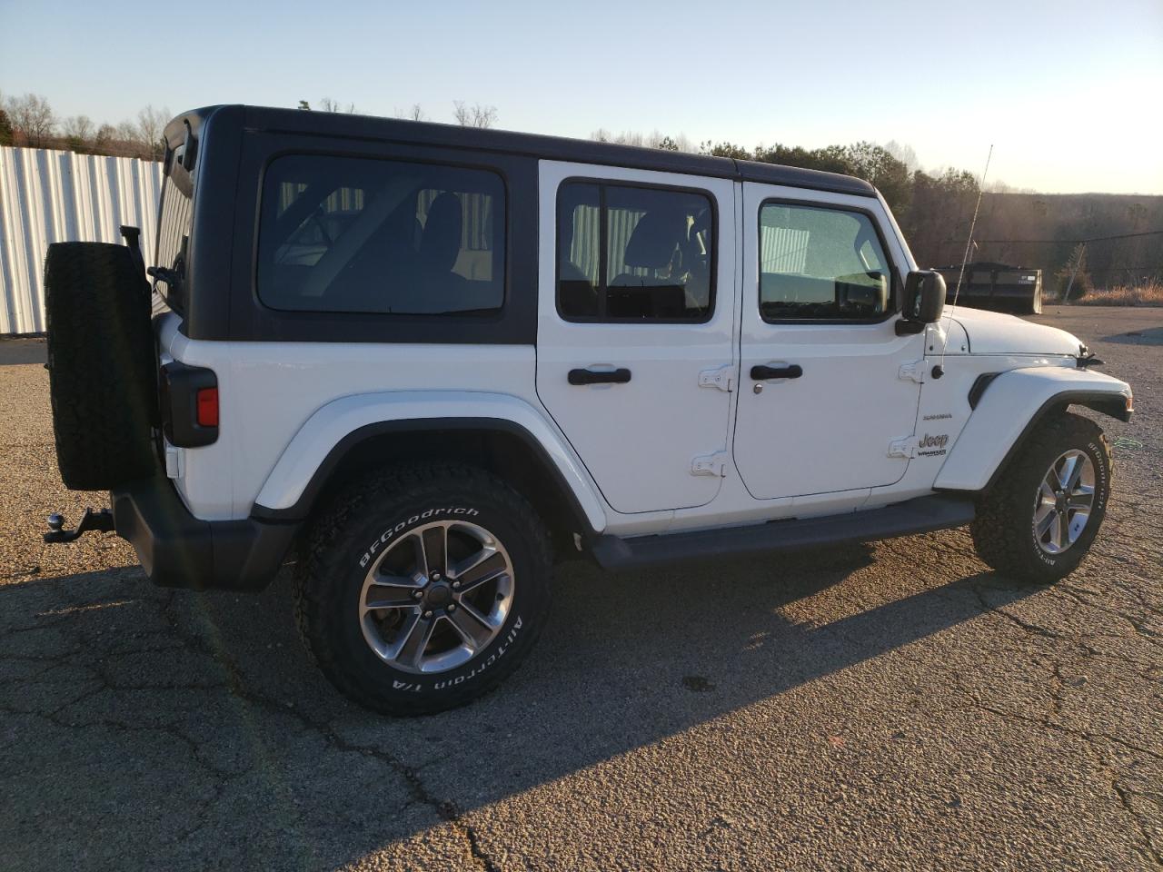 2020 Jeep Wrangler VIN 1C4HJXEN5LW204839 Copart auction photo, front end / minor dent/scratches damage thumbnail 3