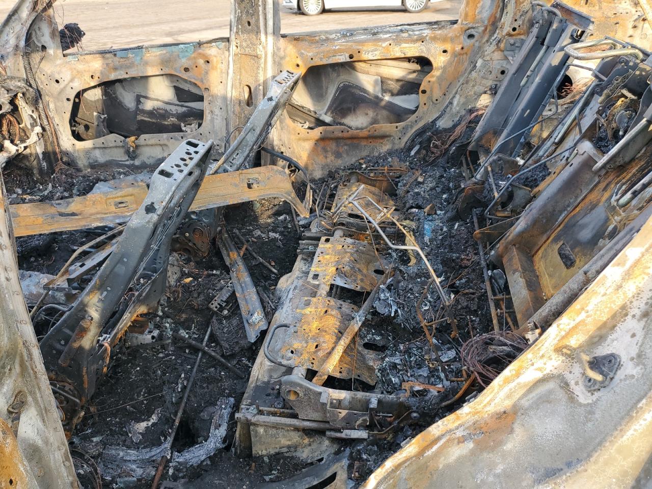 2019 Land Rover Discovery VIN SALCR2FX1KH808714 Copart auction photo, burn / missing/altered vin damage thumbnail 12