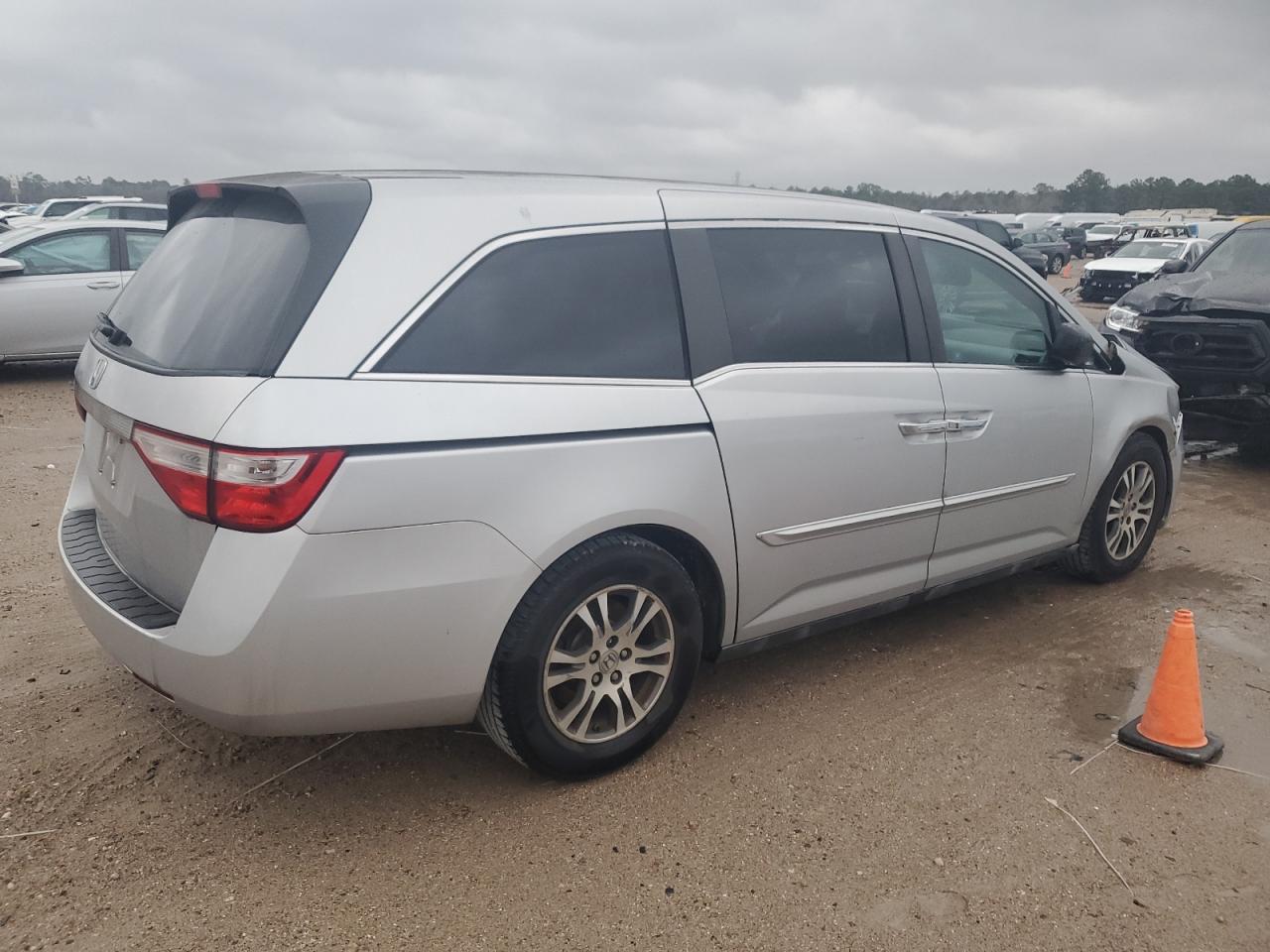 2012 Honda Odyssey VIN 5FNRL5H49CB032793 Copart auction photo, front end / minor dent/scratches damage thumbnail 3