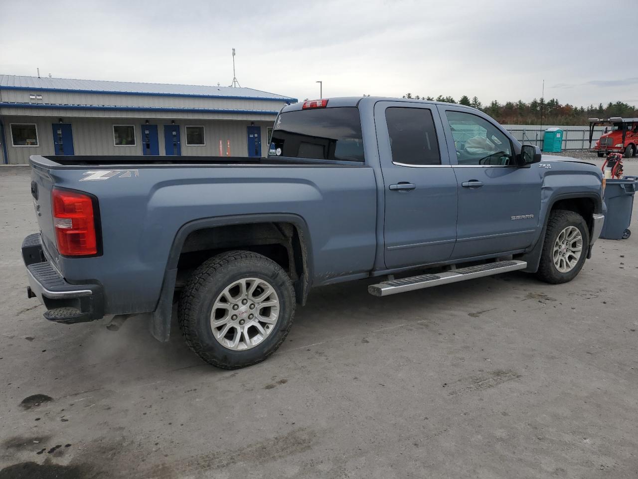 2015 GMC Sierra VIN 1GTV2UEC8FZ435122 Copart auction photo, front end / side damage thumbnail 3