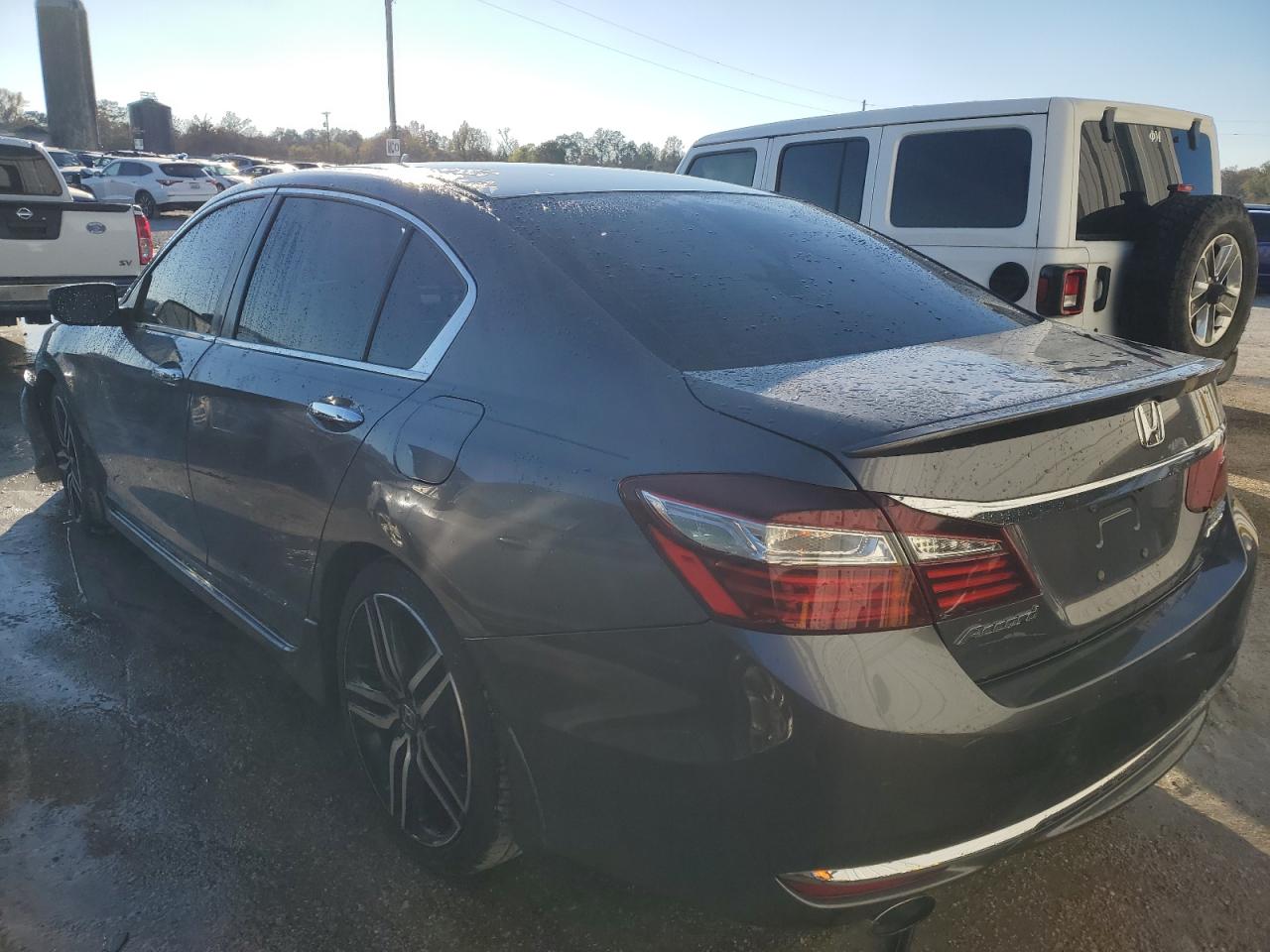 2017 Honda Accord VIN 1HGCR2F13HA291504 Copart auction photo, front end damage thumbnail 2