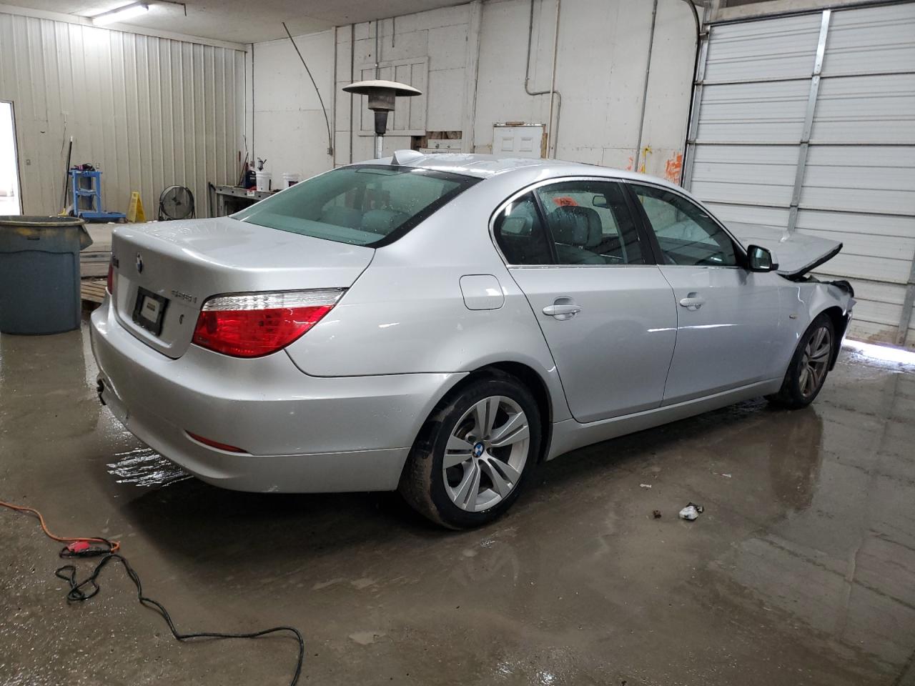 2010 BMW 5er VIN WBANU5C59AC129527 Copart auction photo, front end / mechanical damage thumbnail 3