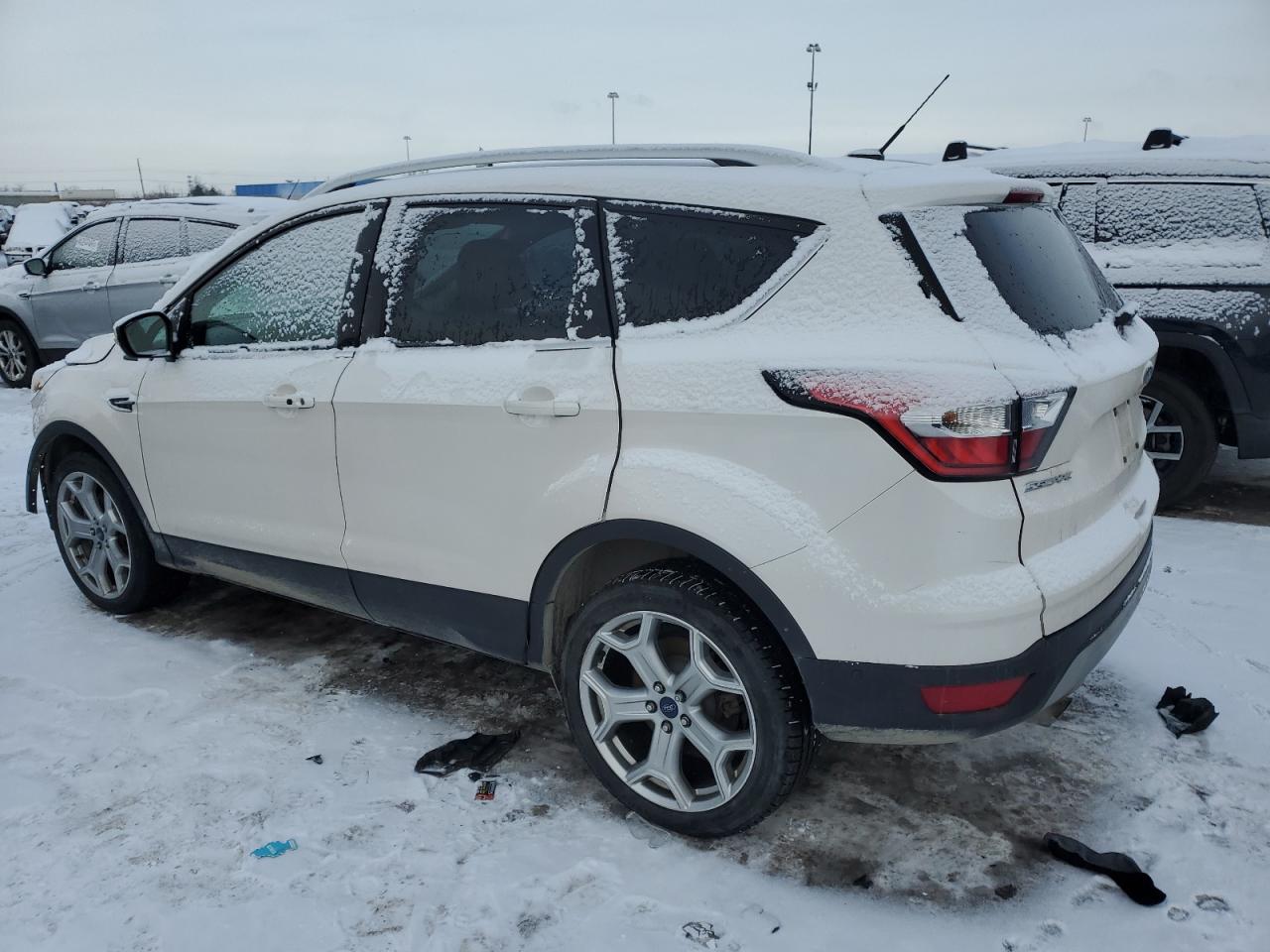 2017 Ford Escape VIN 1FMCU9JD0HUE33552 Copart auction photo, front end damage thumbnail 2