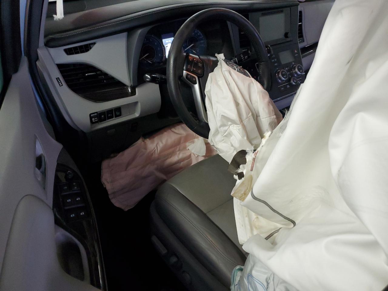 2017 Toyota Sienna VIN 5TDYZ3DC6HS854997 Copart auction photo, all over damage thumbnail 8