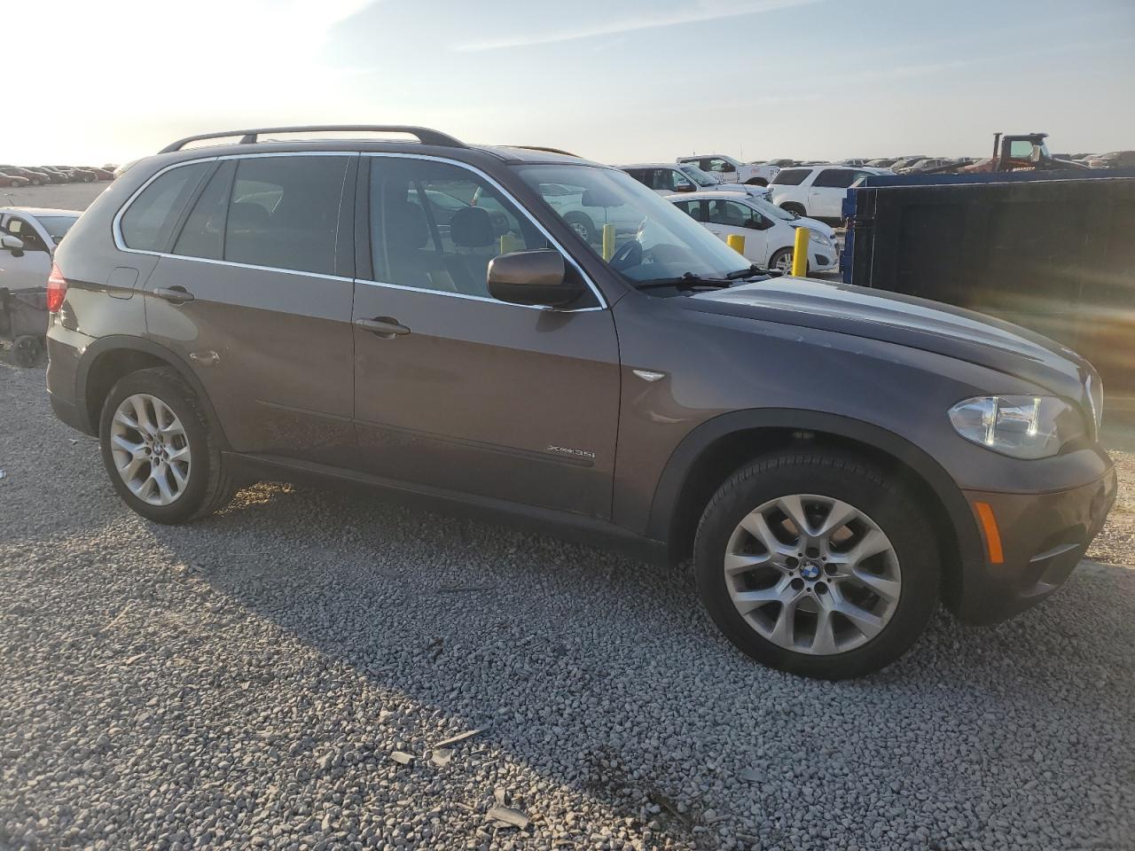 2013 BMW X5 VIN 5UXZV4C52D0B01605 Copart auction photo, minor dent/scratches damage thumbnail 4