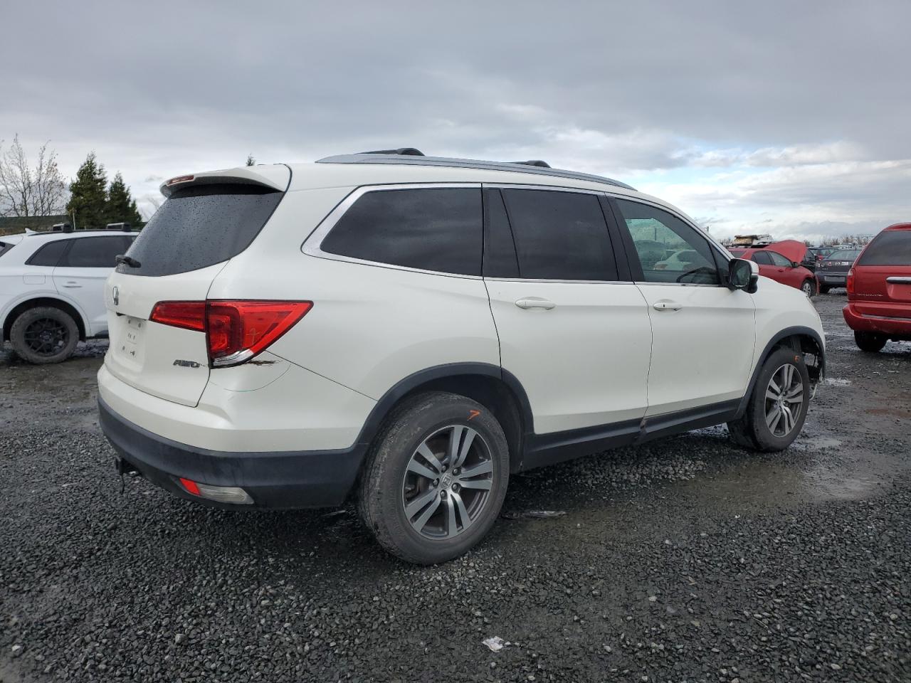 2016 Honda Pilot VIN 5FNYF6H51GB081929 Copart auction photo, front end damage thumbnail 3